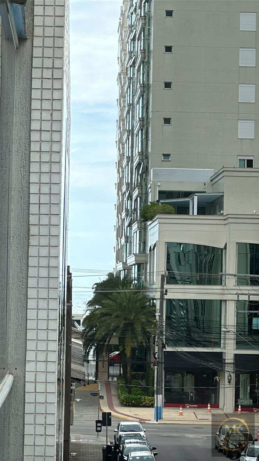 Apartamento à venda, no RESIDENCIAL HELOISA em Itapema, MEIA PRAIA, com 4 quartos