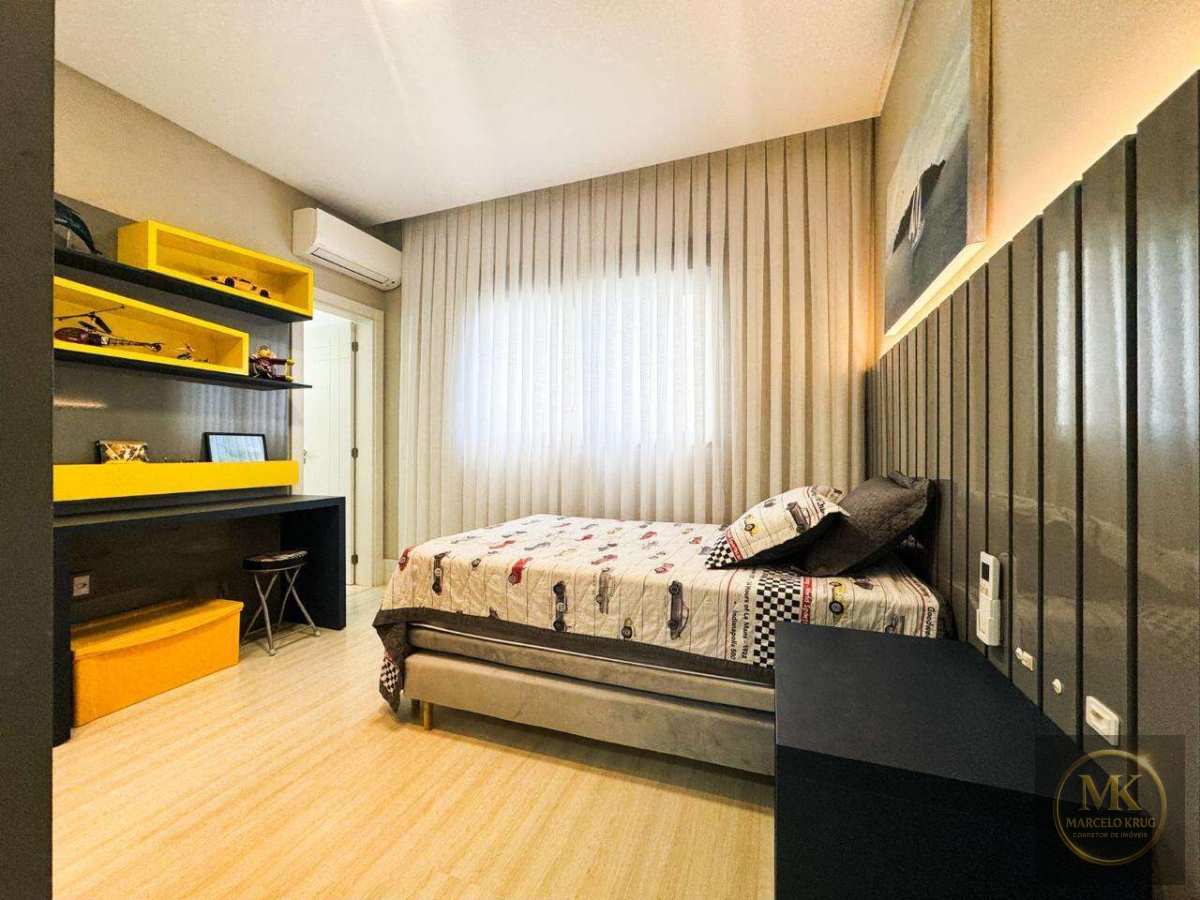 Apartamento à venda, 4 Suítes Sendo 1 Máster 198.00m² Privativos + 3 Vagas Quadra Mar Itapema Meia Praia Pag Facilitado - Marcelo Krug Corretor de Imóveis