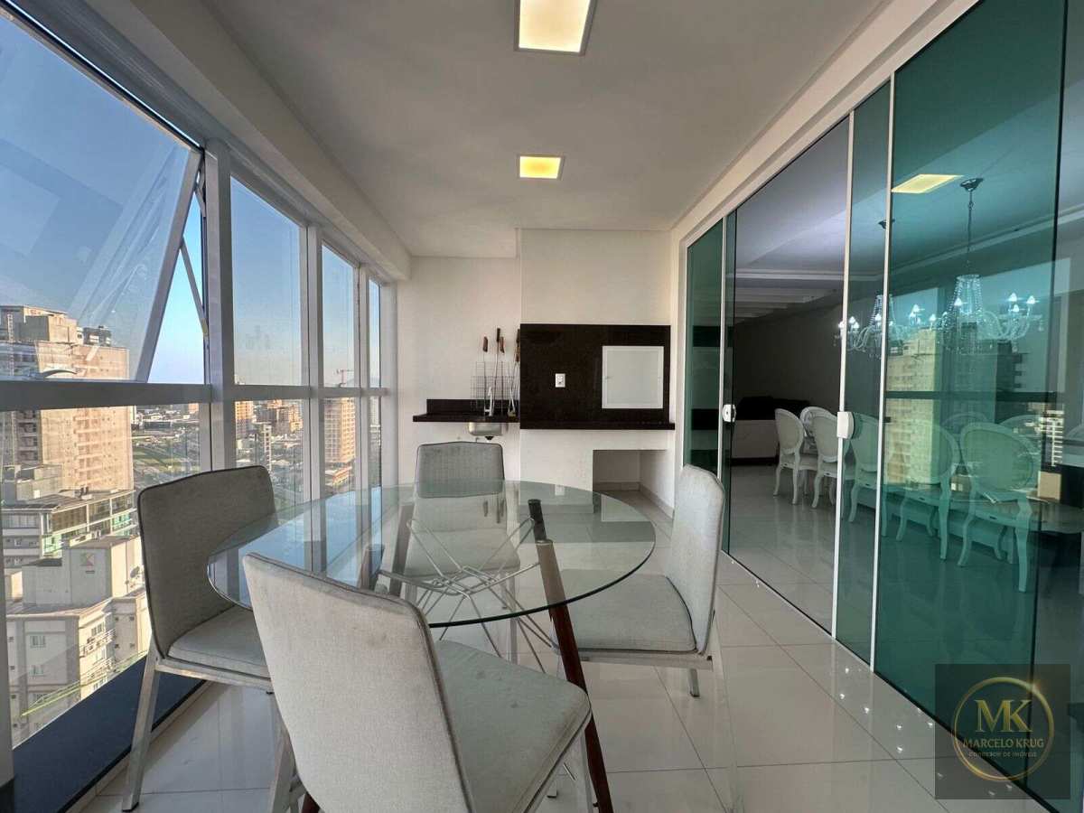 Apartamento 4 suítes 197.00m2  Privativos + 3 Vagas de Garagem em Meia Praia de Itapema,