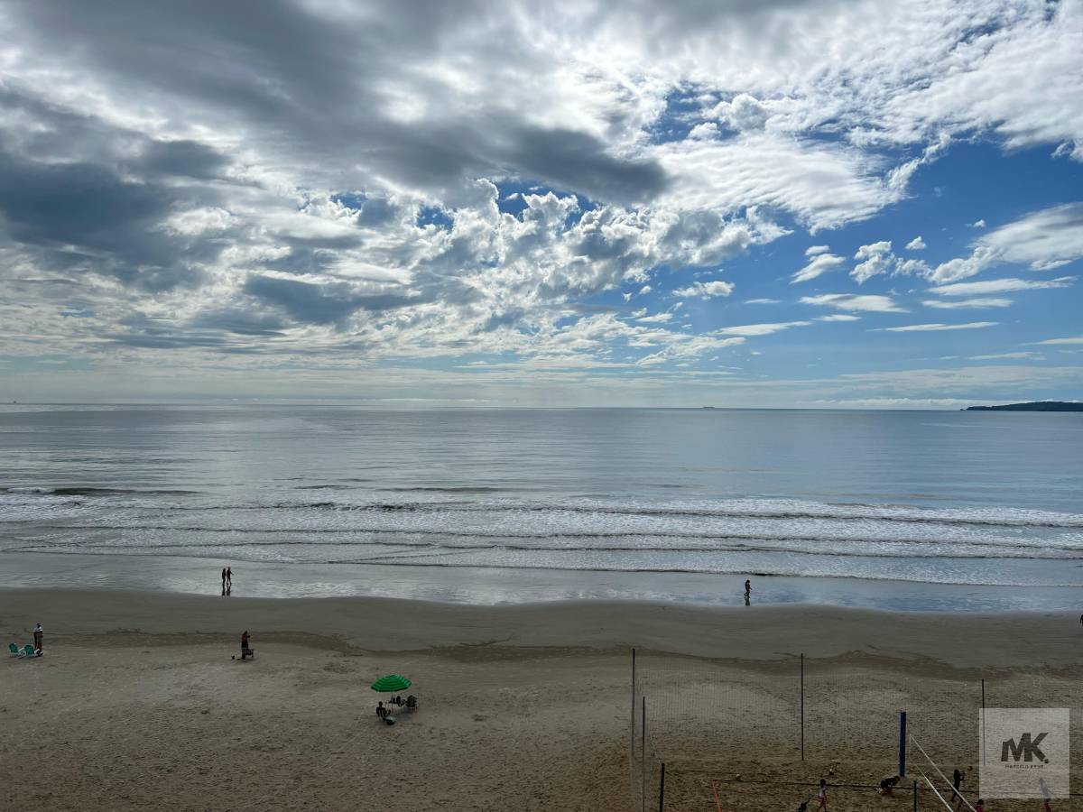 Apartamento à Venda, Frente Mar com 192,84m² Privativos.  Vista Panorâmica do Mar 4 Suítes 3 Vagas de Garagem. Pagamento Facilitado. - Marcelo Krug Corretor de Imóveis