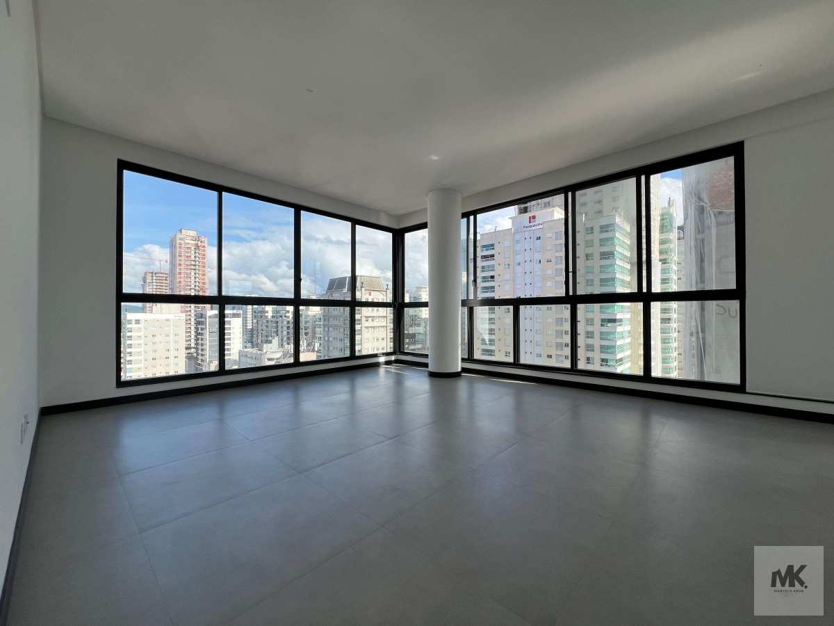 Apartamento com 180m2 Privativos Sem Mobília - 4 Suítes Sendo 1 Máster + 3 Vagas de Garagem + Lazer Completo Itapema - Marcelo Krug Corretor de Imóveis