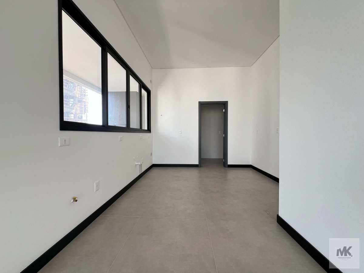 Apartamento com 180m2 Privativos Sem Mobília - 4 Suítes Sendo 1 Máster + 3 Vagas de Garagem + Lazer Completo Itapema - Marcelo Krug Corretor de Imóveis