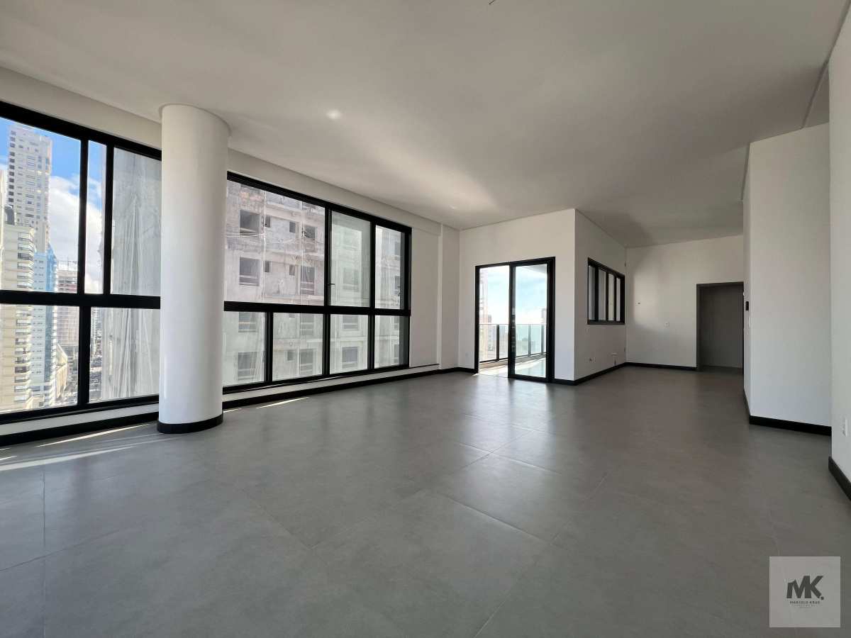 Apartamento com 180m2 Privativos Sem Mobília - 4 Suítes Sendo 1 Máster + 3 Vagas de Garagem + Lazer Completo Itapema - Marcelo Krug Corretor de Imóveis