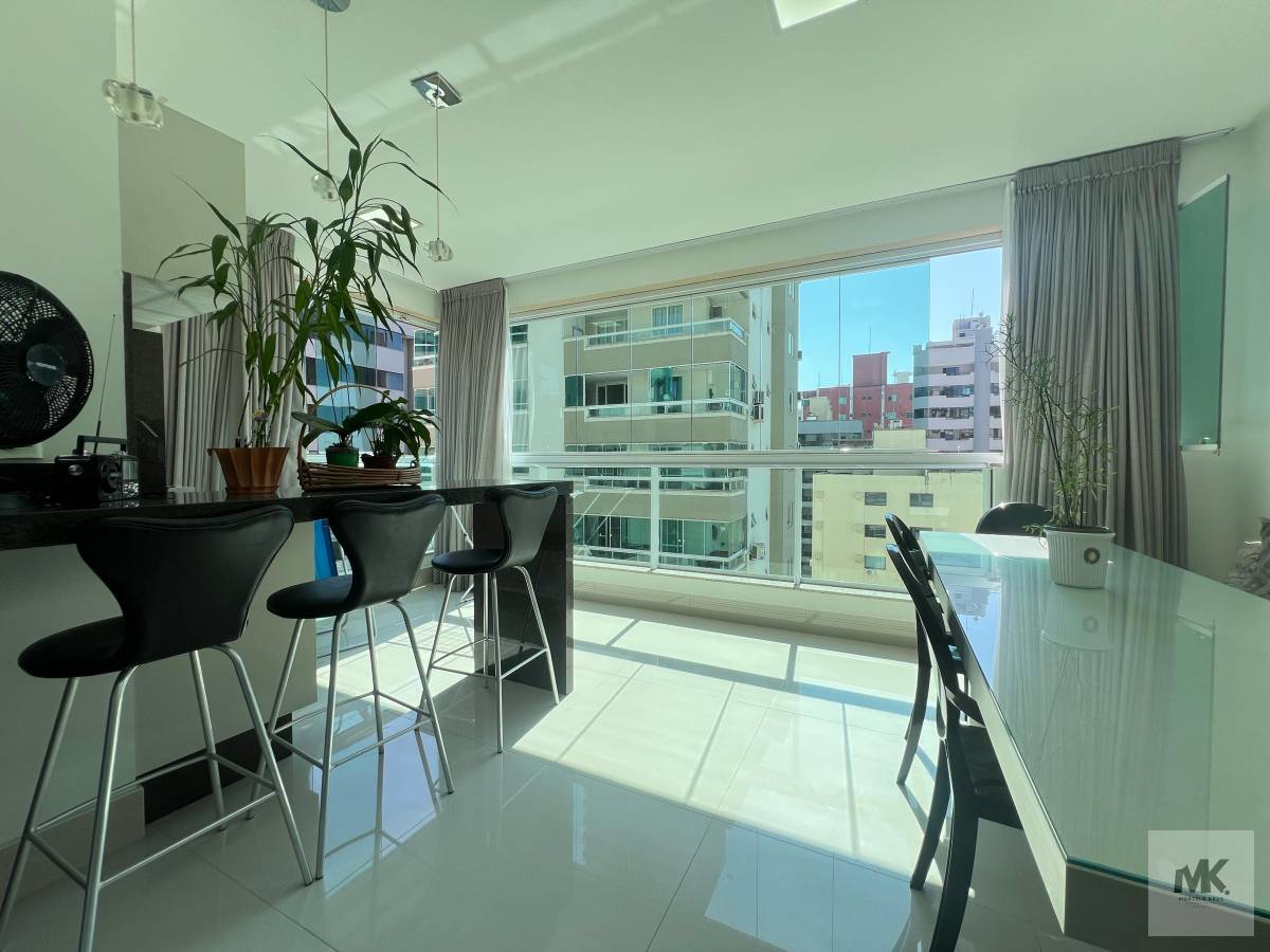 Apartamento à Venda,com 4 Suítes  171.00m² privativos + 3 vagas de Garagem + Lazer em Meia Praia de Itapema Sc