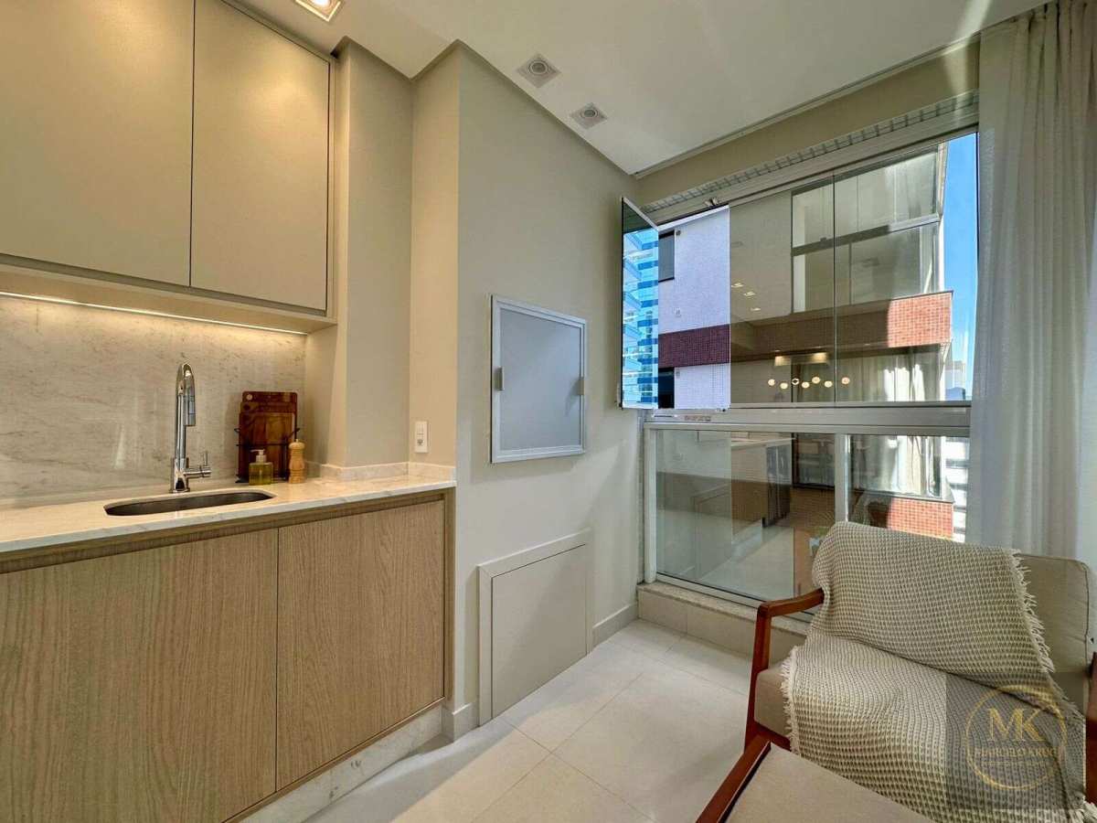 Apartamento á Venda Quadra Mar 3 Suítes 130m2 Privativos 2 vagas Pagamento Direto Cliente Meia Praia Itapema SC - Marcelo Krug Corretor de Imóveis
