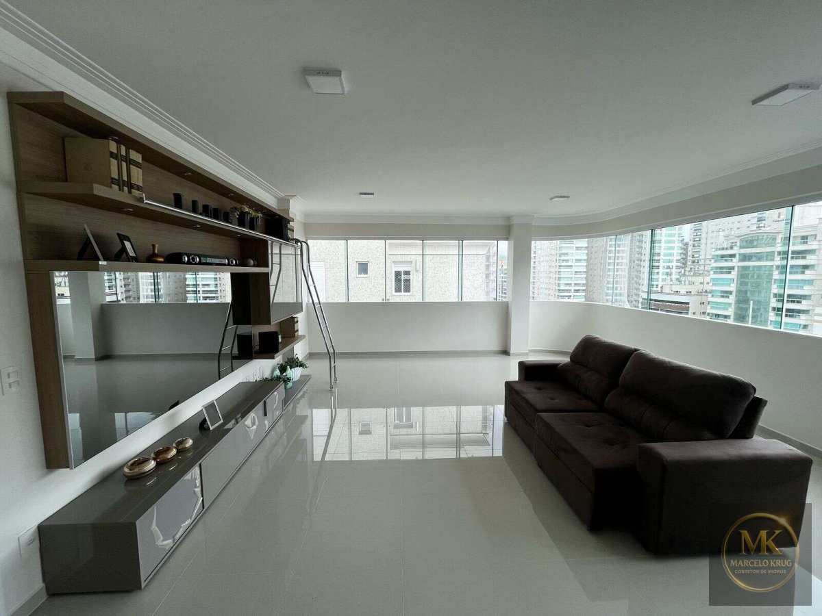 Apartamento á venda Quadra Mar, 4 suítes + 3 vagas Pagamento Facilitado Direto Dono Meia Praia Itapema Vista Mar - Marcelo Krug Corretor de Imóveis