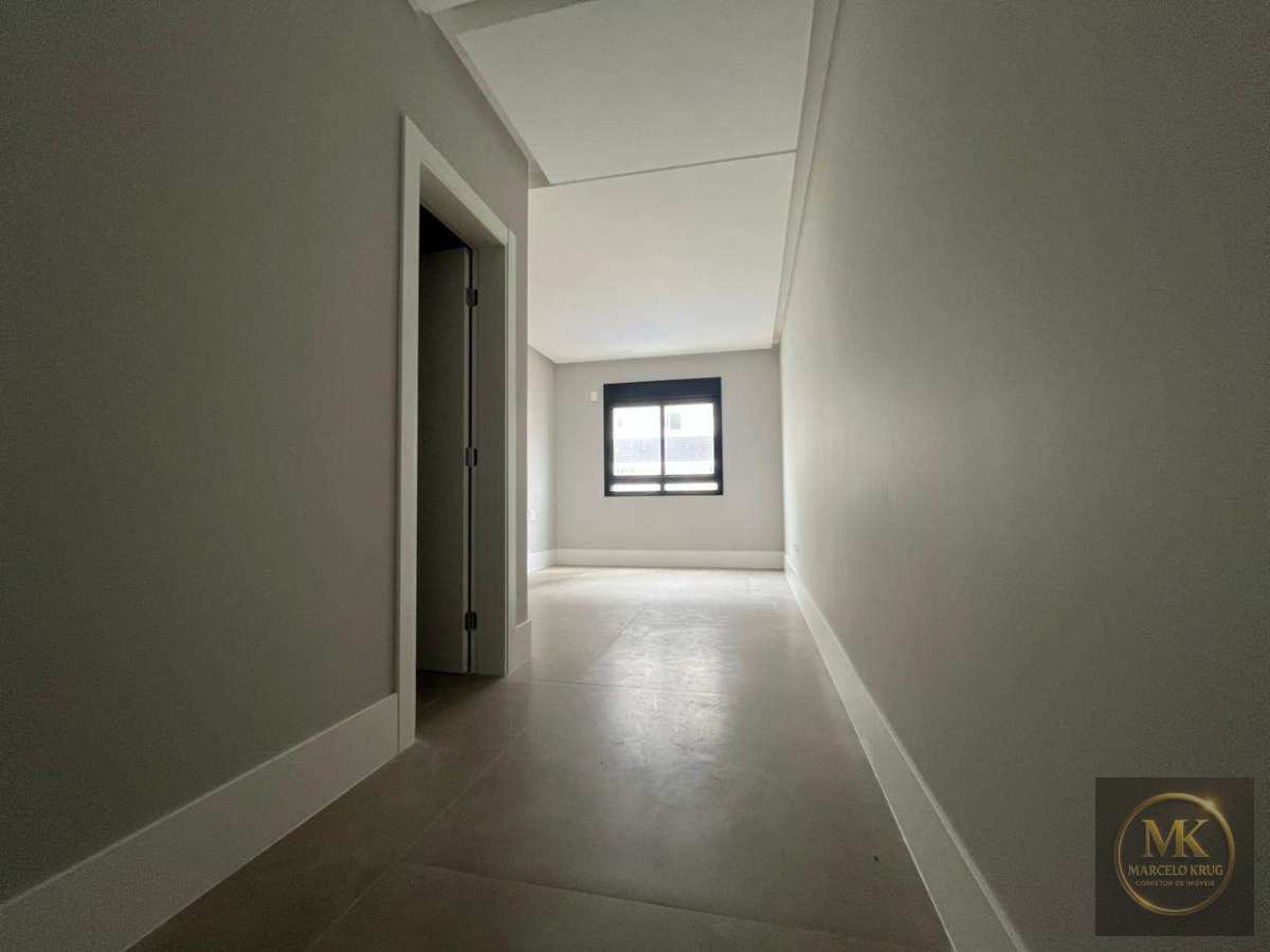 Apartamento á Venda Vista Mar 4 suítes  3 Vagas ,em frente ao Russi Russi Pagamento Facilitado Meia Praia Itapema - Marcelo Krug Corretor de Imóveis