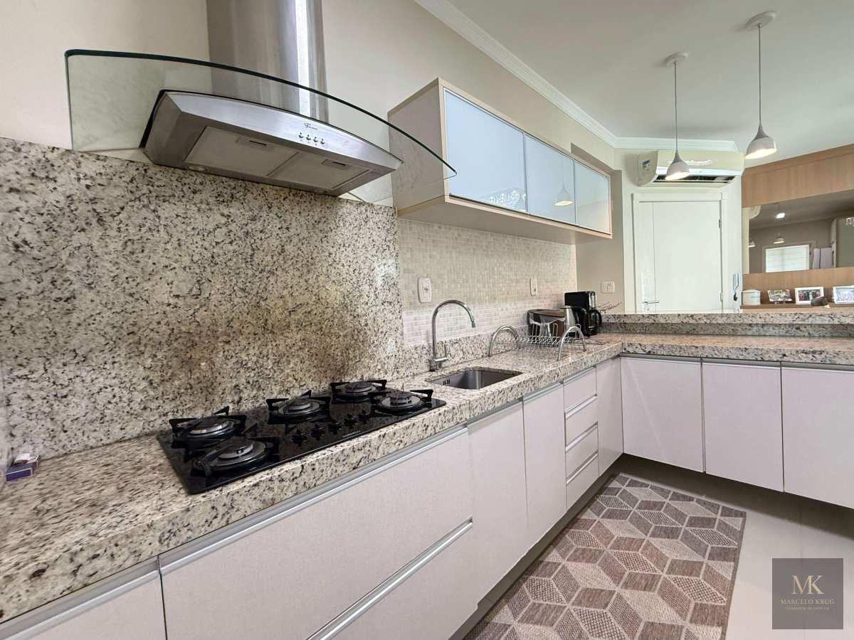 Apartamento 3 Dormitórios Sendo 1 suíte 122m2 - 2 Vagas de Garagem Pagamento Direto Proprietário em Meia Praia Itapema - Marcelo Krug Corretor de Imóveis