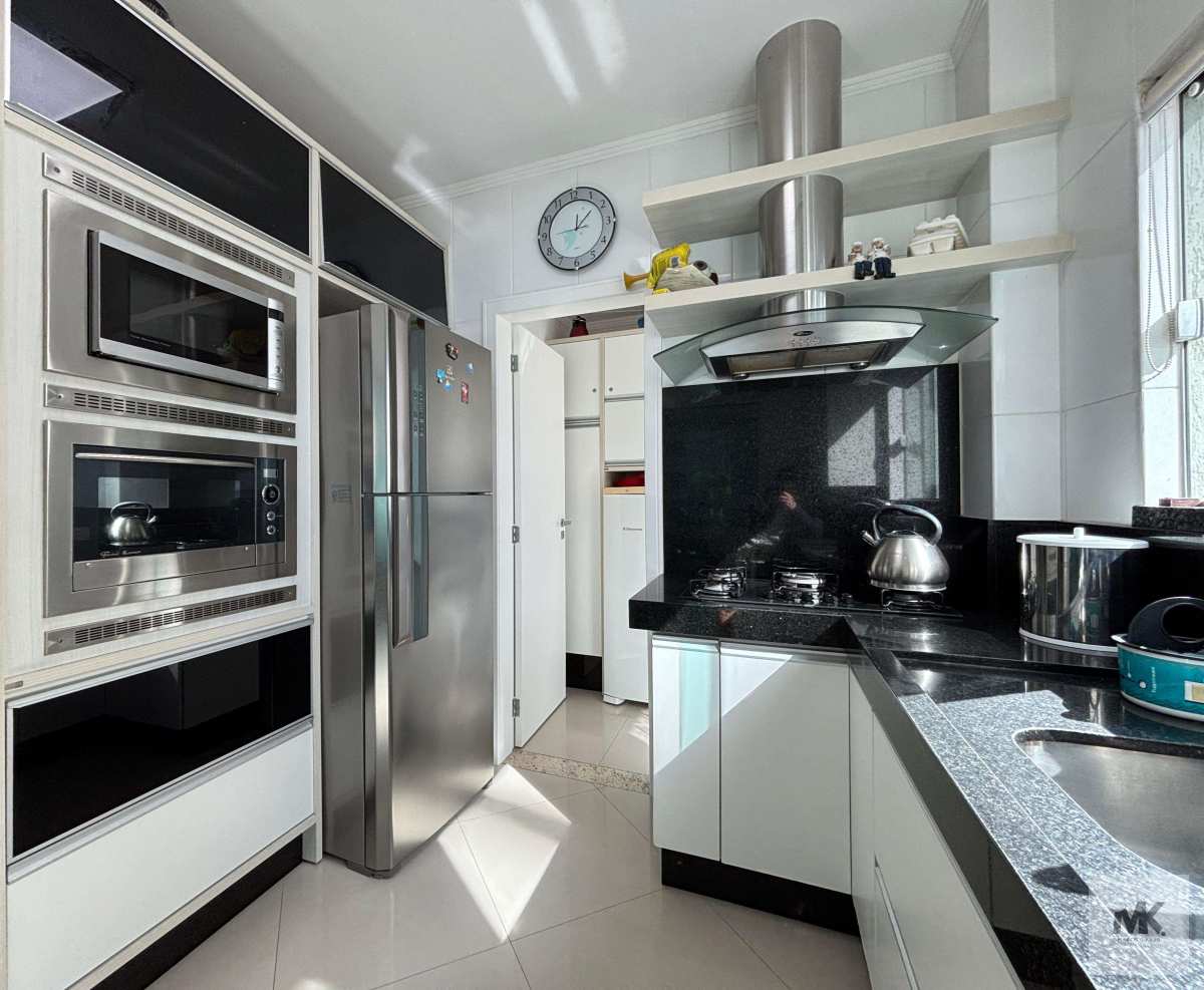 Apartamento com 139m2 Privativos com 3 Suítes + 2 vagas de Garagem em Meia Praia Pagamento Facilitado.50 % entrada - Marcelo Krug Corretor de Imóveis