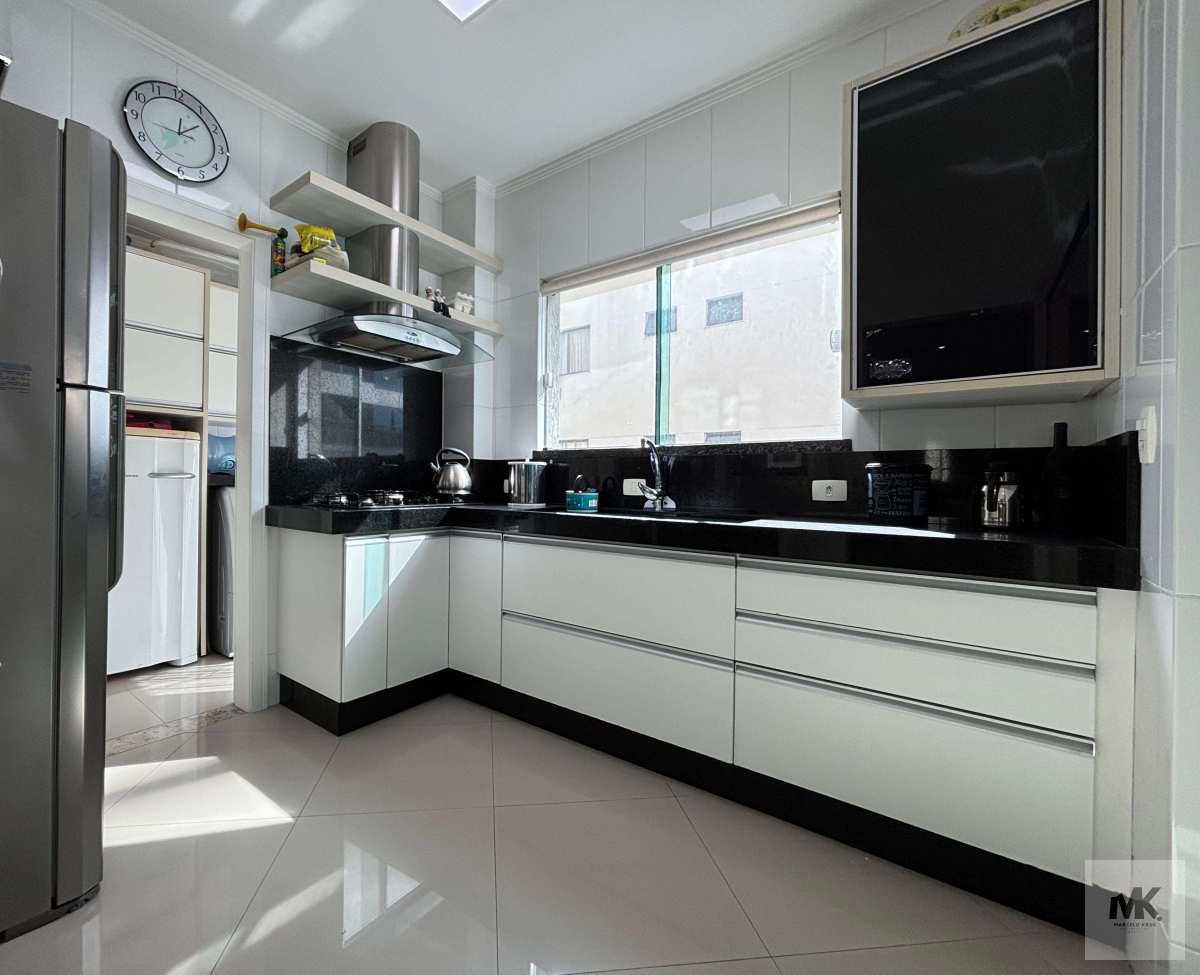 Apartamento com 139m2 Privativos com 3 Suítes + 2 vagas de Garagem em Meia Praia Pagamento Facilitado.50 % entrada - Marcelo Krug Corretor de Imóveis