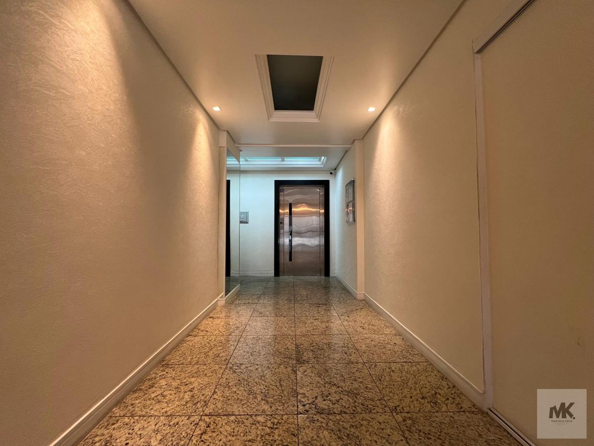 Apartamento à Venda 3 Dormitórios Sendo 1 Suíte 130m² Privativos em Meia Praia de Itapema - Marcelo Krug Corretor de Imóveis