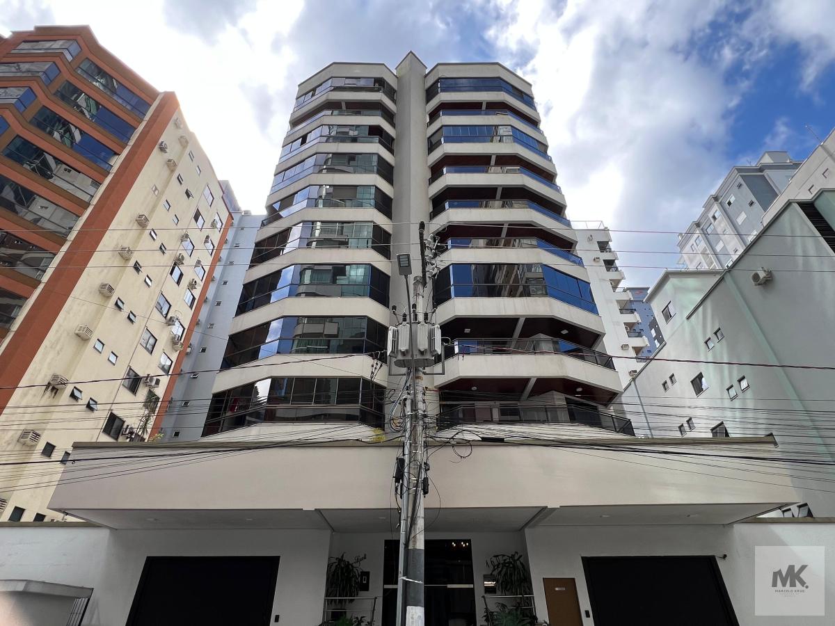 Apartamento à Venda 3 Dormitórios Sendo 1 Suíte 130m² Privativos em Meia Praia de Itapema - Marcelo Krug Corretor de Imóveis