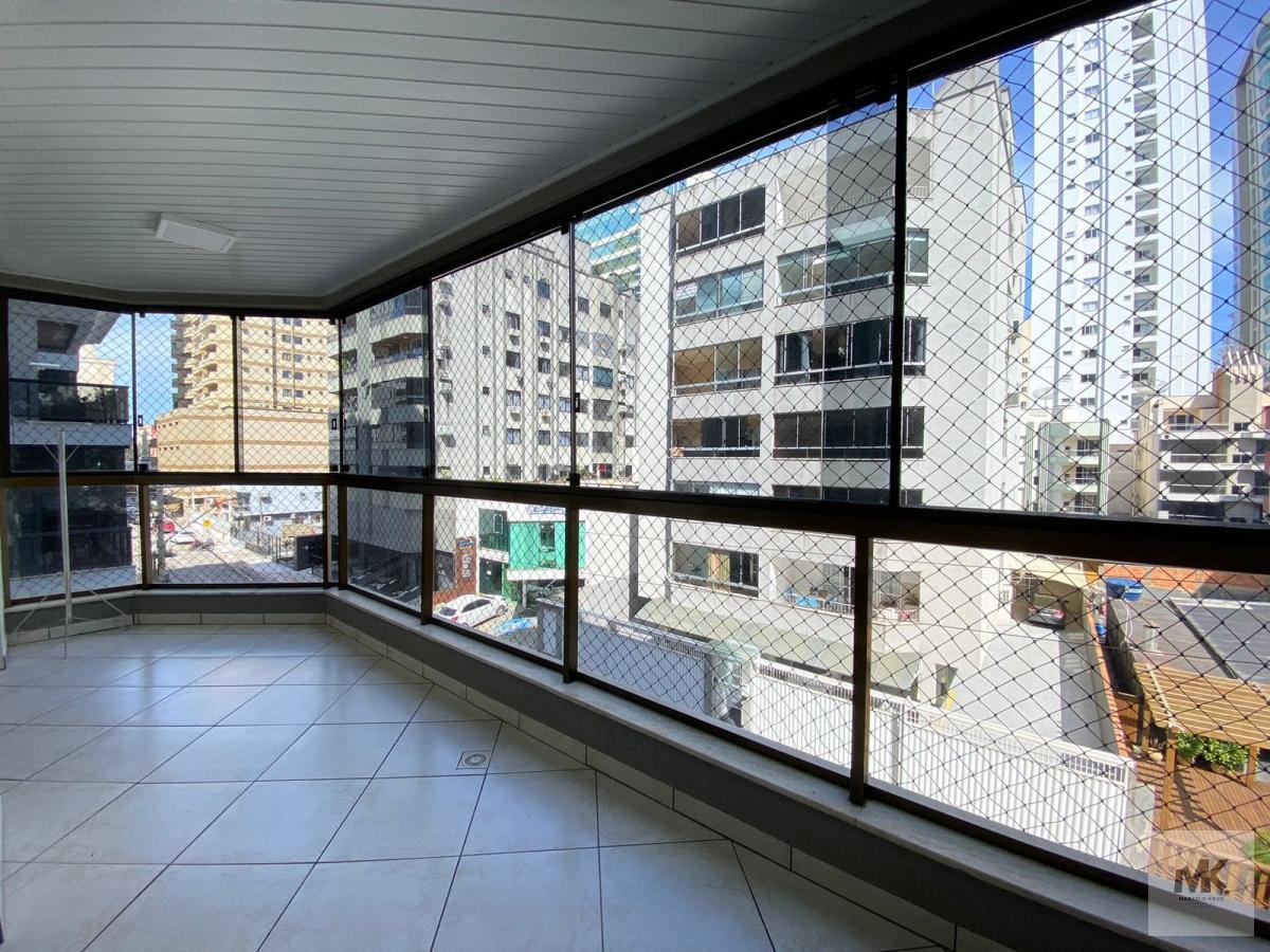 Apartamento com 3 quartos Sendo 1 Suíte + 1 Vaga de Garagem  com 120m² Privativos à venda em Meia Praia Itapema SC