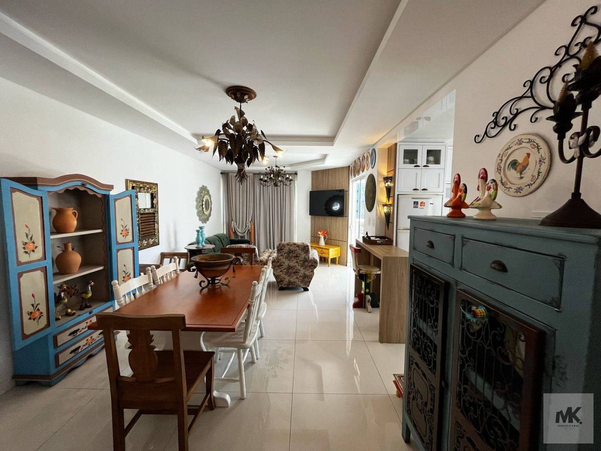 Apartamento com 3 Suítes 2 vagas de Garagem com Vista Mar em Meia Praia de Itapema SC. - Marcelo Krug Corretor de Imóveis