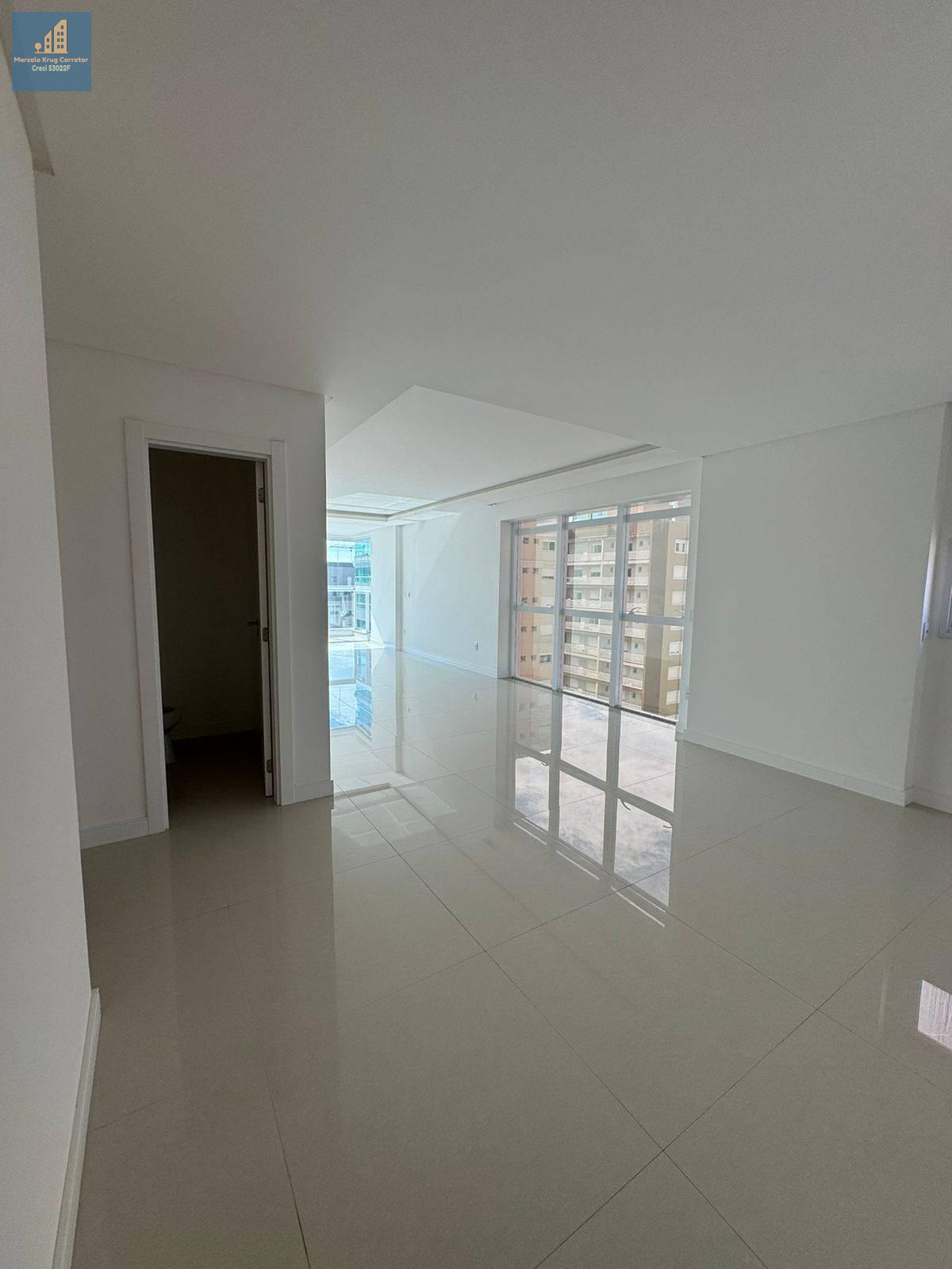 Apartamento com 4 Dormitórios sendo 2 Suítes e 2 Demi Suítes 145.79m2 Privativos 3 Vagas de Garagem com Lazer completo. - Marcelo Krug Corretor de Imóveis