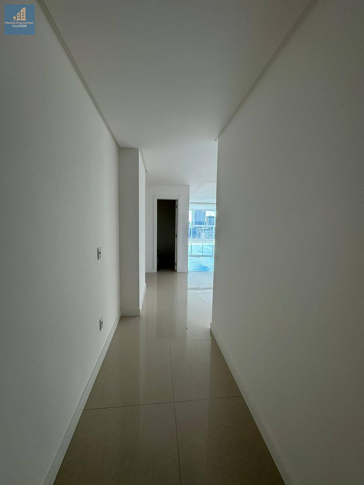 Apartamento com 4 Dormitórios sendo 2 Suítes e 2 Demi Suítes 145.79m2 Privativos 3 Vagas de Garagem com Lazer completo. - Marcelo Krug Corretor de Imóveis