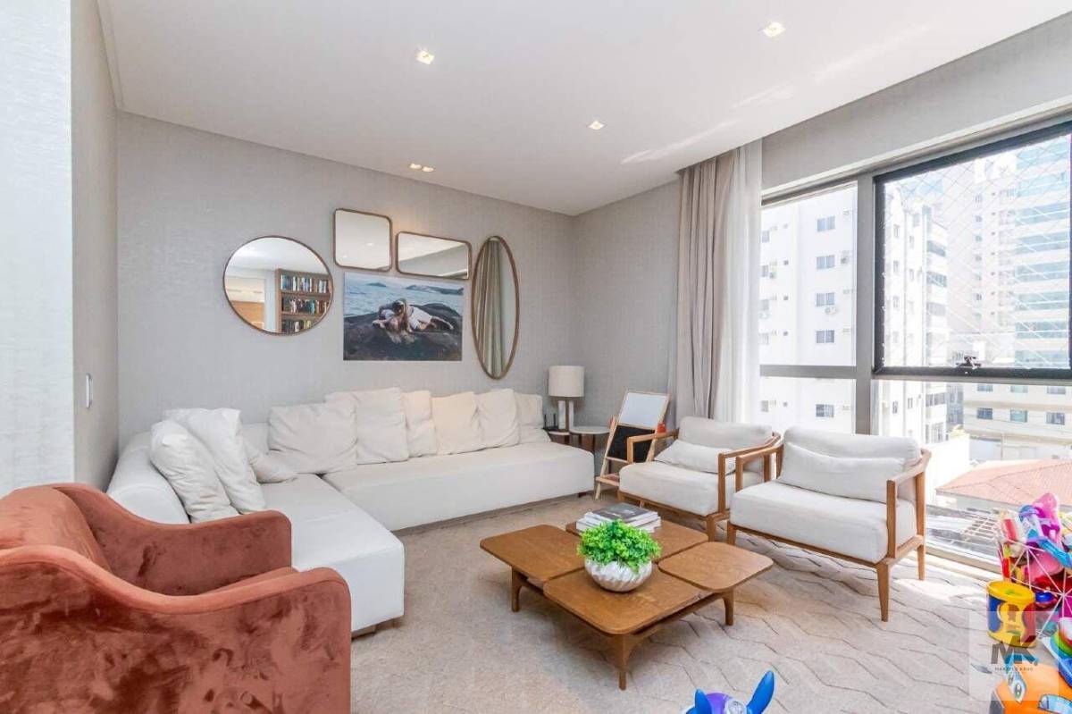 Apartamento de Alto Padrão Quadra Mar  4 Suítes Sendo 1 Máster + 4 Vagas de Garagem Próximo ao Píer R$ 4 Milhões Facilitado. - Marcelo Krug Corretor de Imóveis