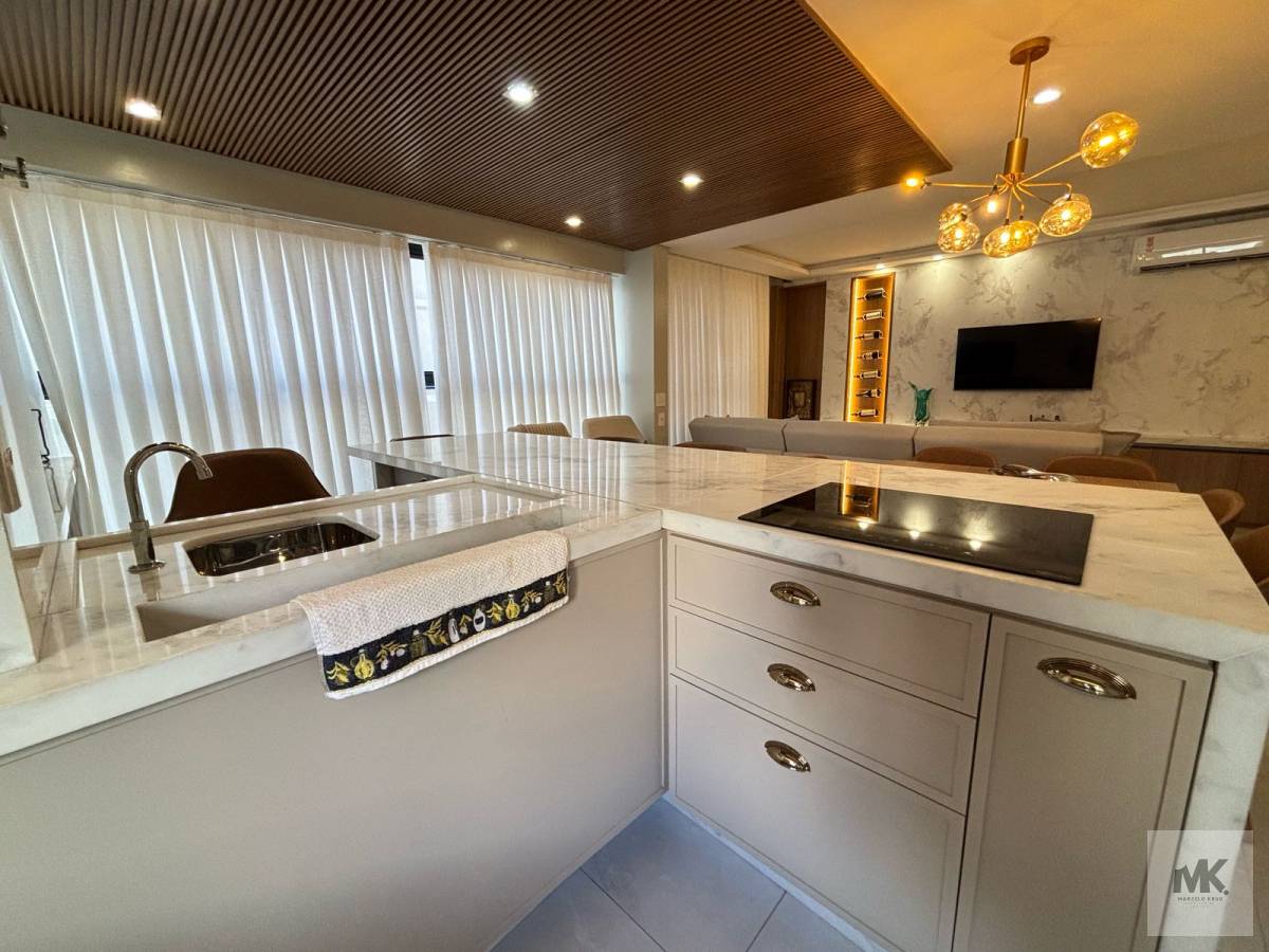 Apartamento de Luxo 3 Suítes + 2 Vagas Garagem No Coração da Meia Praia Rua do Shopping Russi Russi R$ 2.600.000,00 - Marcelo Krug Corretor de Imóveis