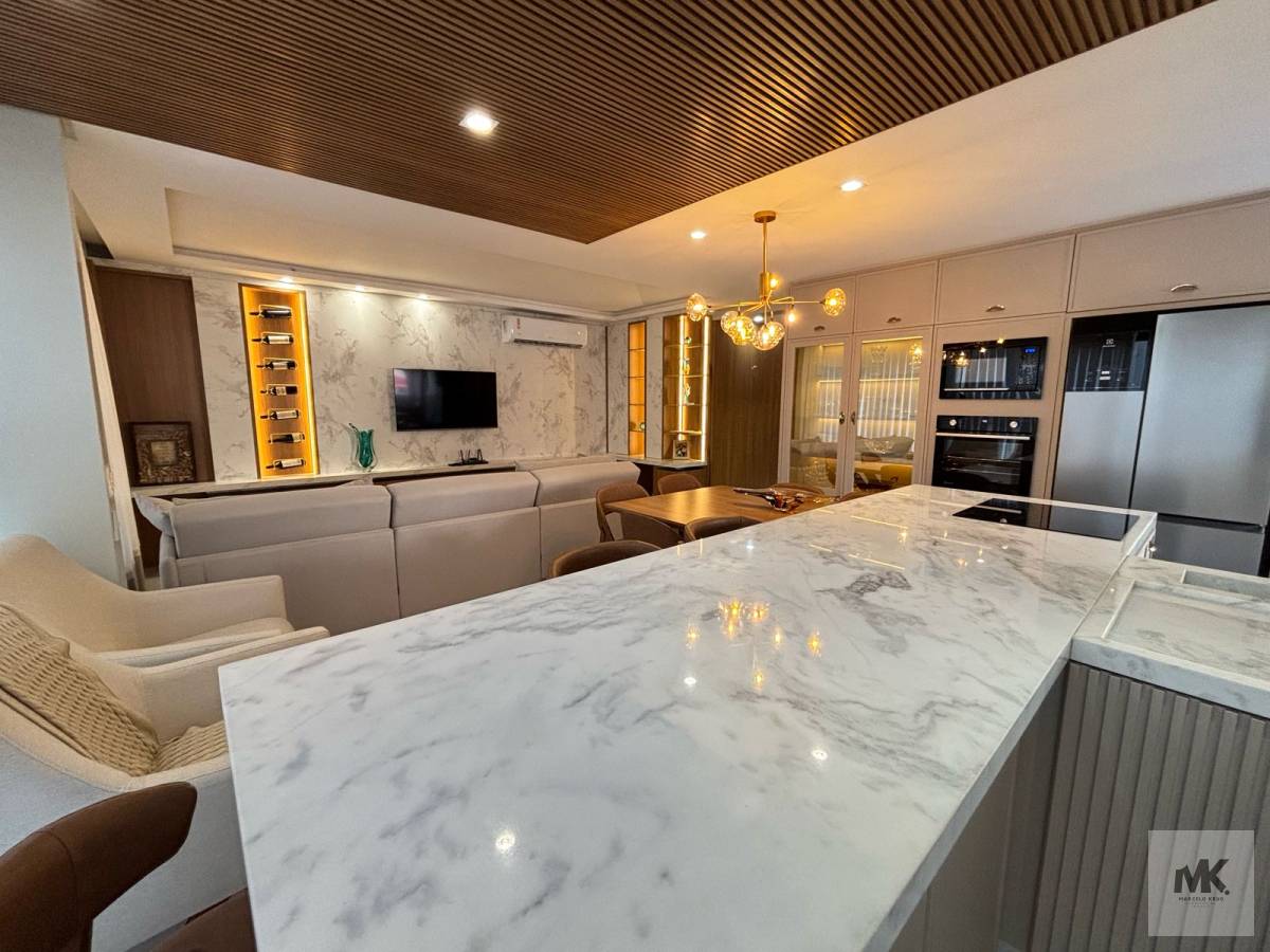 Apartamento de Luxo 3 Suítes + 2 Vagas Garagem No Coração da Meia Praia Rua do Shopping Russi Russi R$ 2.600.000,00 - Marcelo Krug Corretor de Imóveis