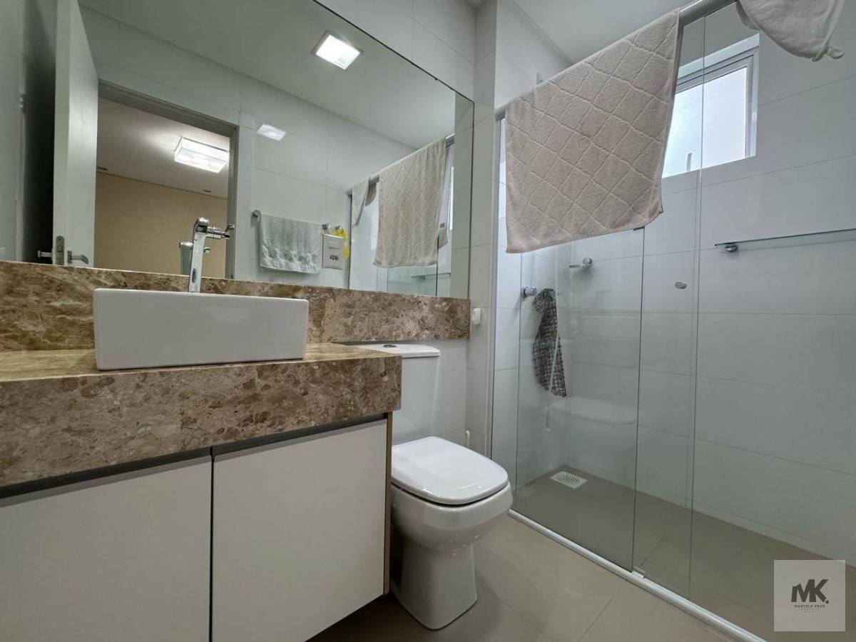 Apartamento em Meia Praia 3 Suítes e 2 Vagas de Garagem 140m2 Privativos R$ 1.650.000,00 - Marcelo Krug Corretor de Imóveis