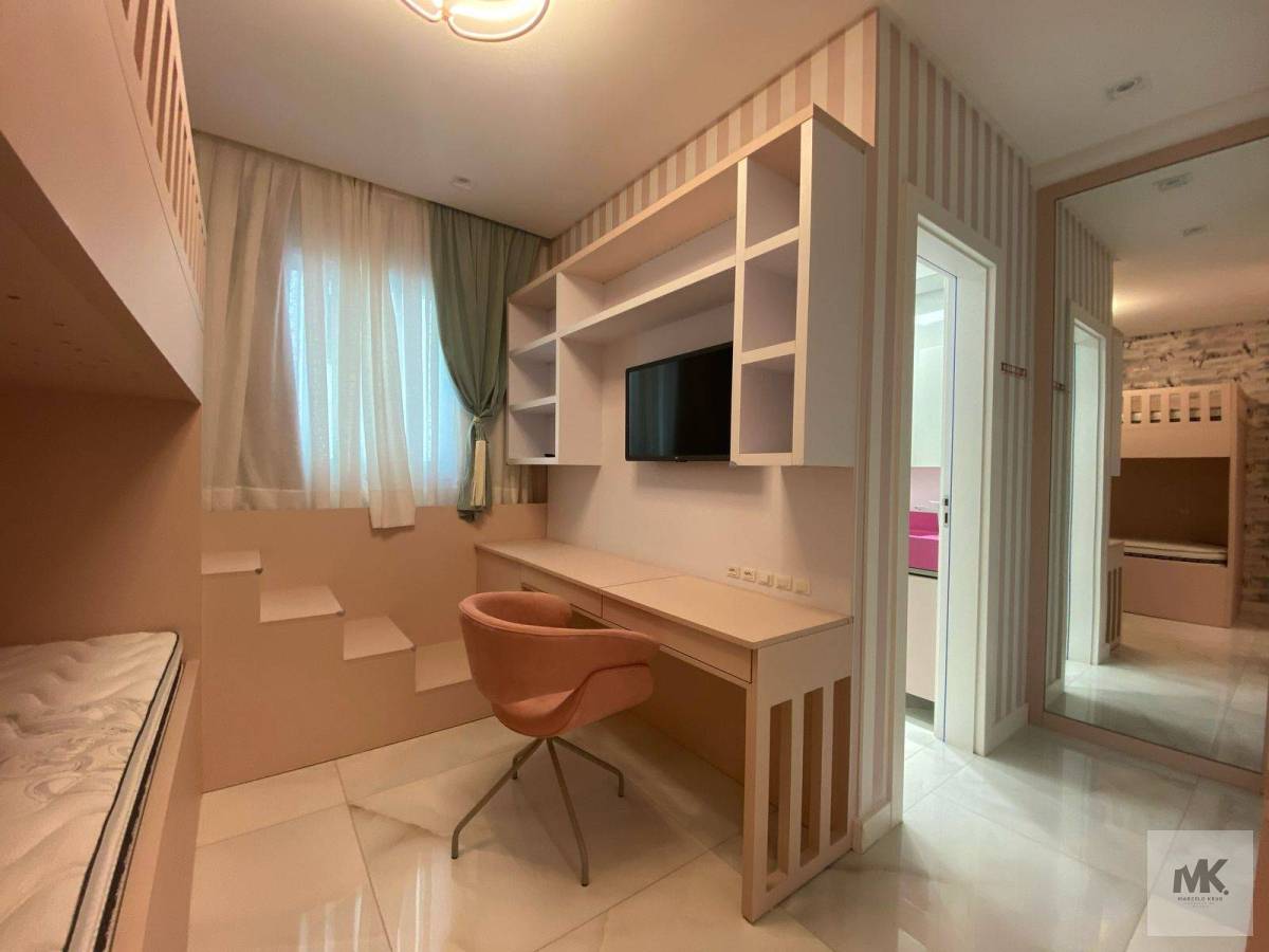 Apartamento Mobiliado Quadra Mar em Meia Praia com 4 Suítes Sendo 1 Máster + 3 Vagas Próximo ao Píer Pagamento Facilitado. - Marcelo Krug Corretor de Imóveis