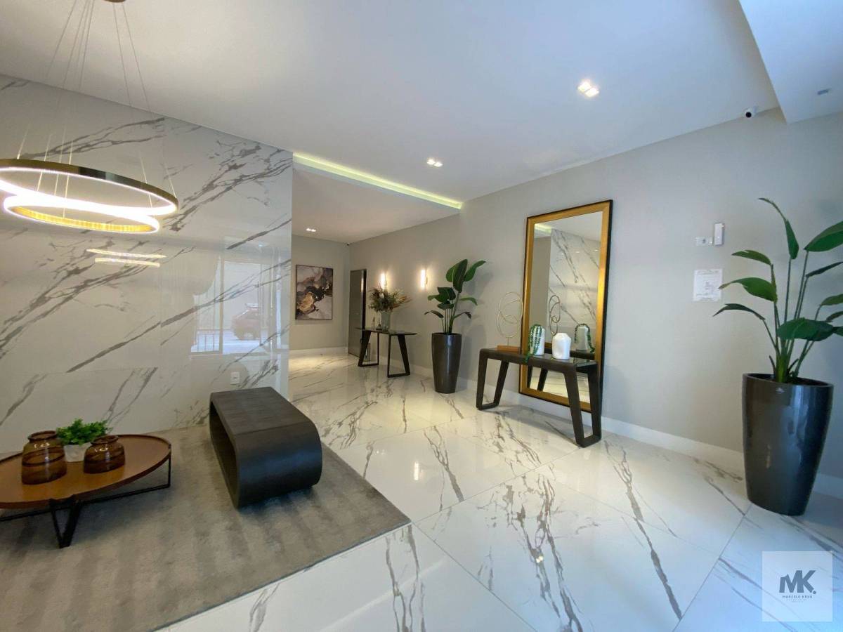 Apartamento Mobiliado Quadra Mar em Meia Praia com 4 Suítes Sendo 1 Máster + 3 Vagas Próximo ao Píer Pagamento Facilitado. - Marcelo Krug Corretor de Imóveis