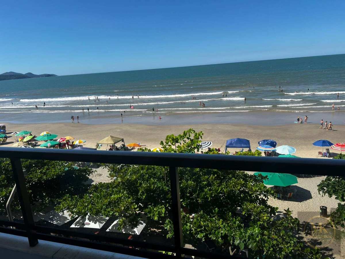 Apartamento Frente Mar Pé na Areia 4 Dormitórios sendo 2 suíte + 1 Vaga Melhor Localização de Meia Praia Rua 239 - Marcelo Krug Corretor de Imóveis