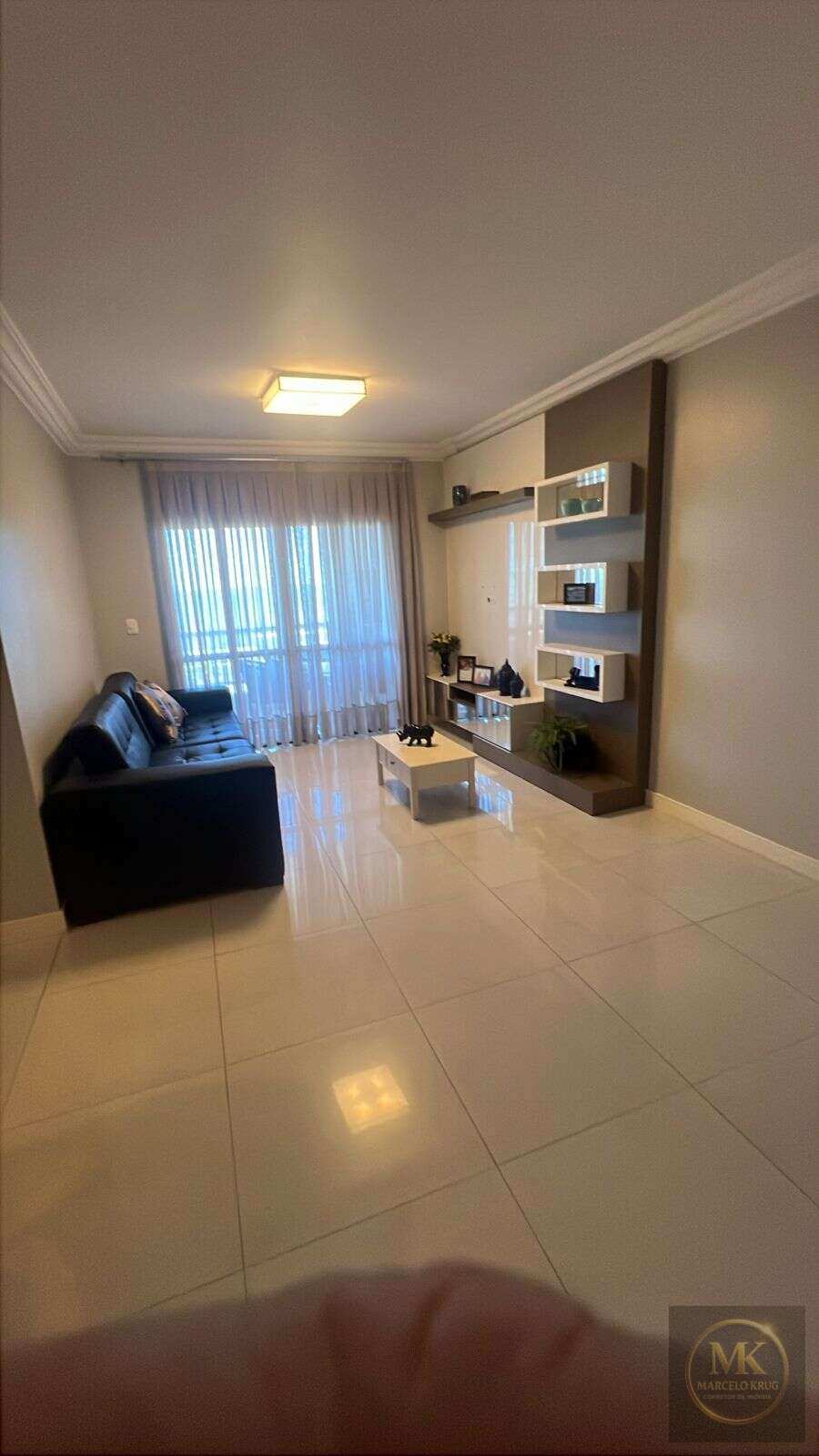 Apartamento Frente Mar Pé na Areia 4 Dormitórios sendo 2 suíte + 1 Vaga Melhor Localização de Meia Praia Rua 239 - Marcelo Krug Corretor de Imóveis