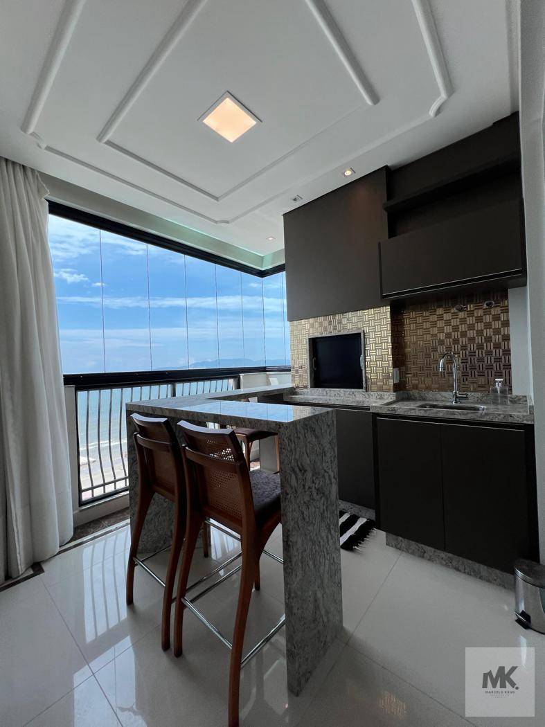 Apartamento Luxuoso Frente Mar Pé na Área Meia Praia Próximo ao Russi Russi 3 Suítes 2 Vagas 168.00m2 Privativos 7,6 milhões.
