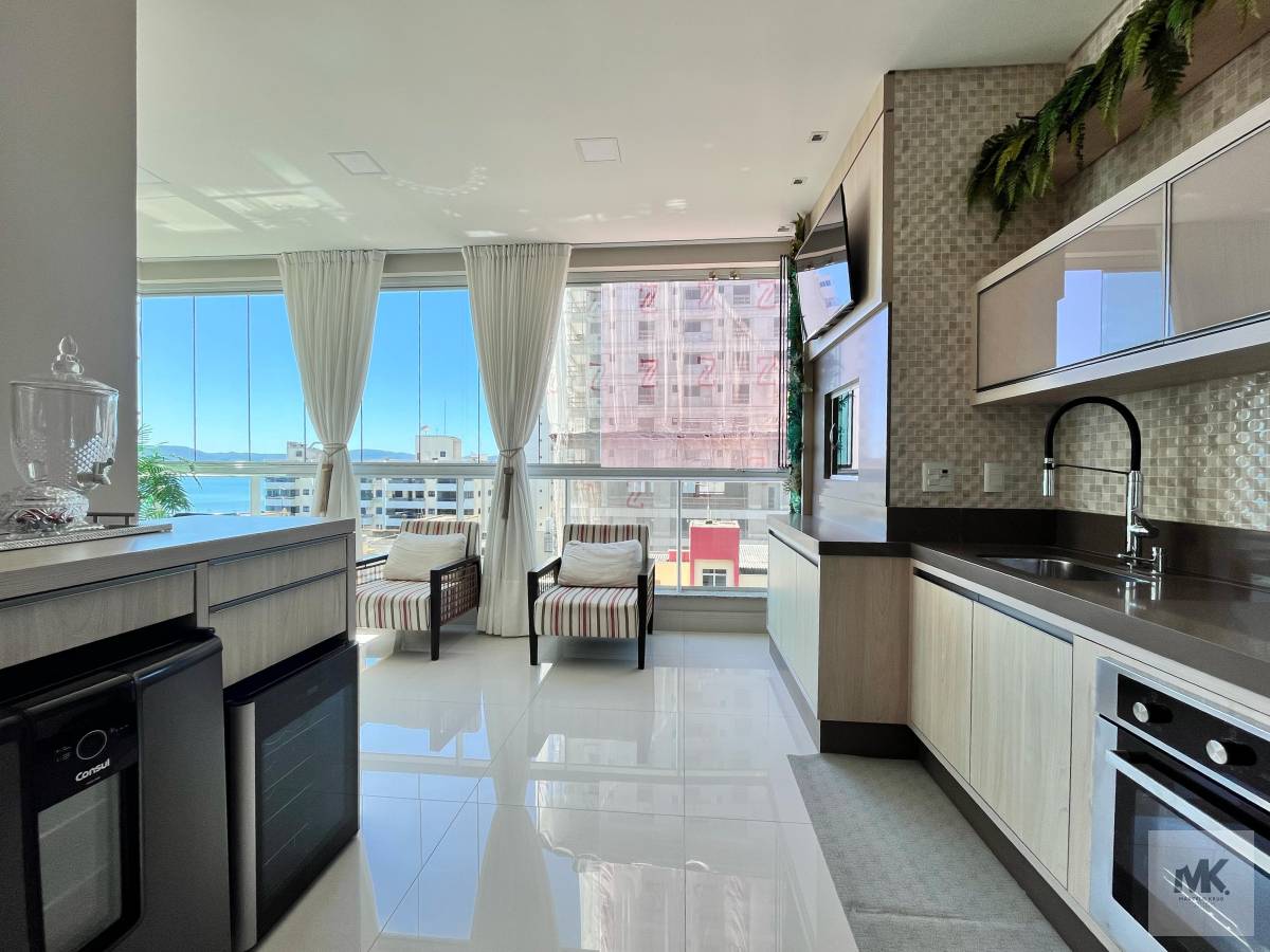 Apartamento Luxuoso Quadra Mar Próximo ao Russi Russi 4 Suítes + 3 vagas - Pagamento facilitado. Meia Praia Itapema. - Marcelo Krug Corretor de Imóveis