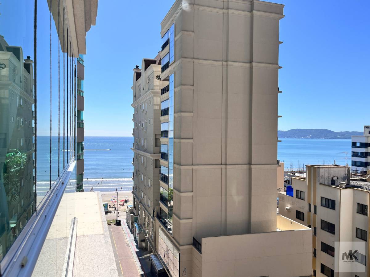 Apartamento Luxuoso Quadra Mar Próximo ao Russi Russi 4 Suítes + 3 vagas - Pagamento facilitado. Meia Praia Itapema.