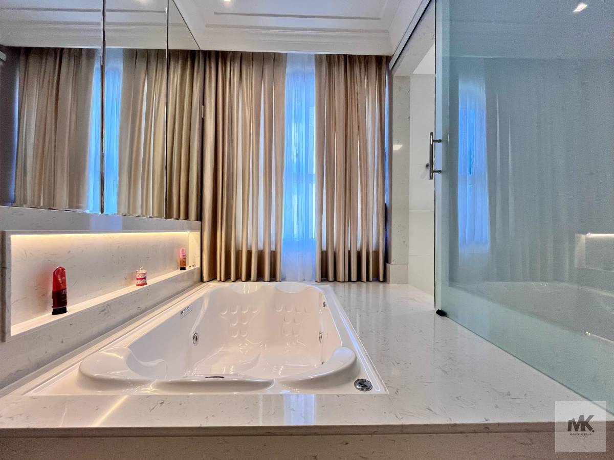 Apartamento Luxuoso Quadra Mar Próximo ao Russi Russi 4 Suítes + 3 vagas - Pagamento facilitado. Meia Praia Itapema. - Marcelo Krug Corretor de Imóveis