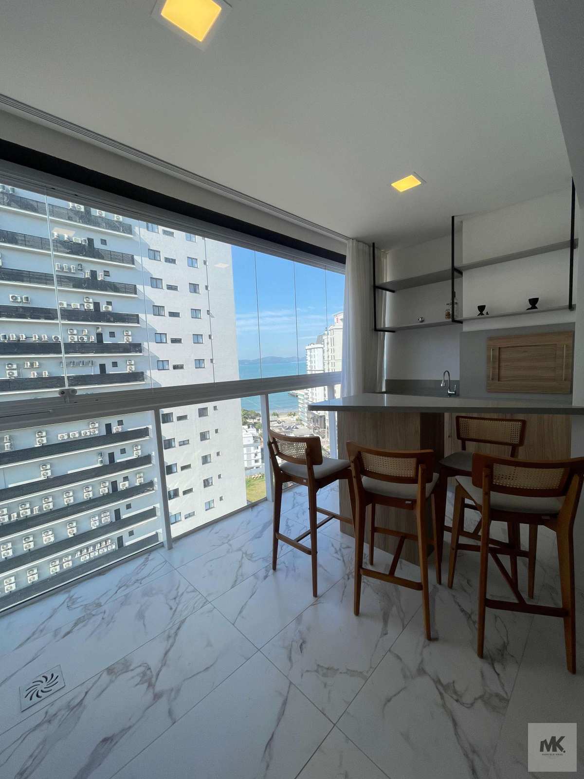 Apartamento Vista Mar Valor 3 Suítes + 3 Vagas Mobiliado Centro de Itapema á Vista 1.850.000,00 Direto com Proprietário - Marcelo Krug Corretor de Imóveis