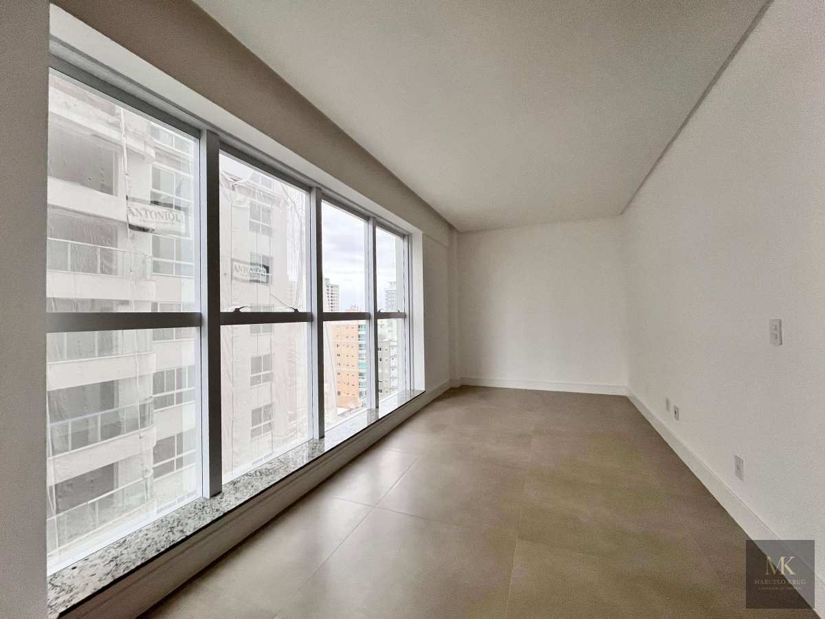 Apartamento Novo 3 Suítes + 3 vagas de garagem + Lazer Completo pagamento Direto Proprietário em Meia Praia Itapema SC - Marcelo Krug Corretor de Imóveis