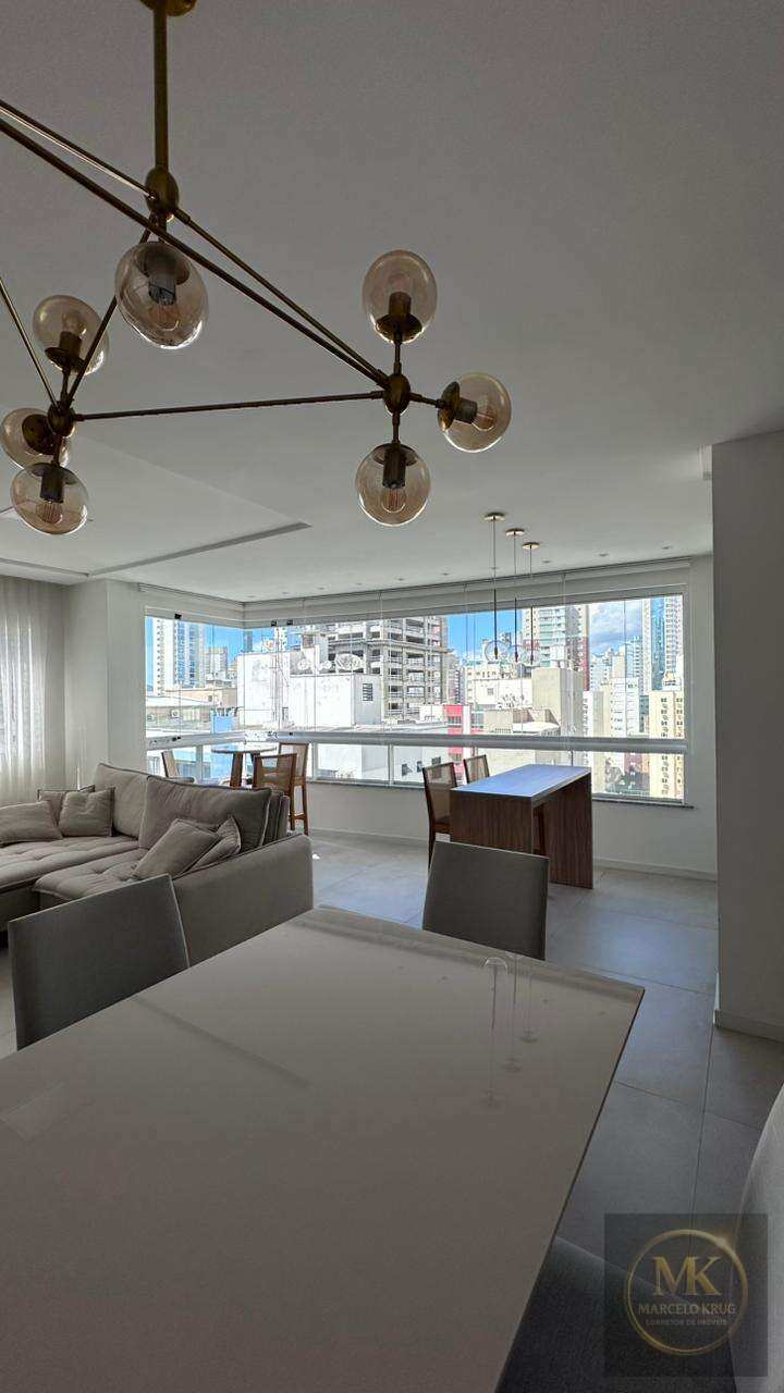 Apartamento para alugar em Balneário Camboriú, Centro com 3 suites e 2 vagas - Marcelo Krug Corretor de Imóveis