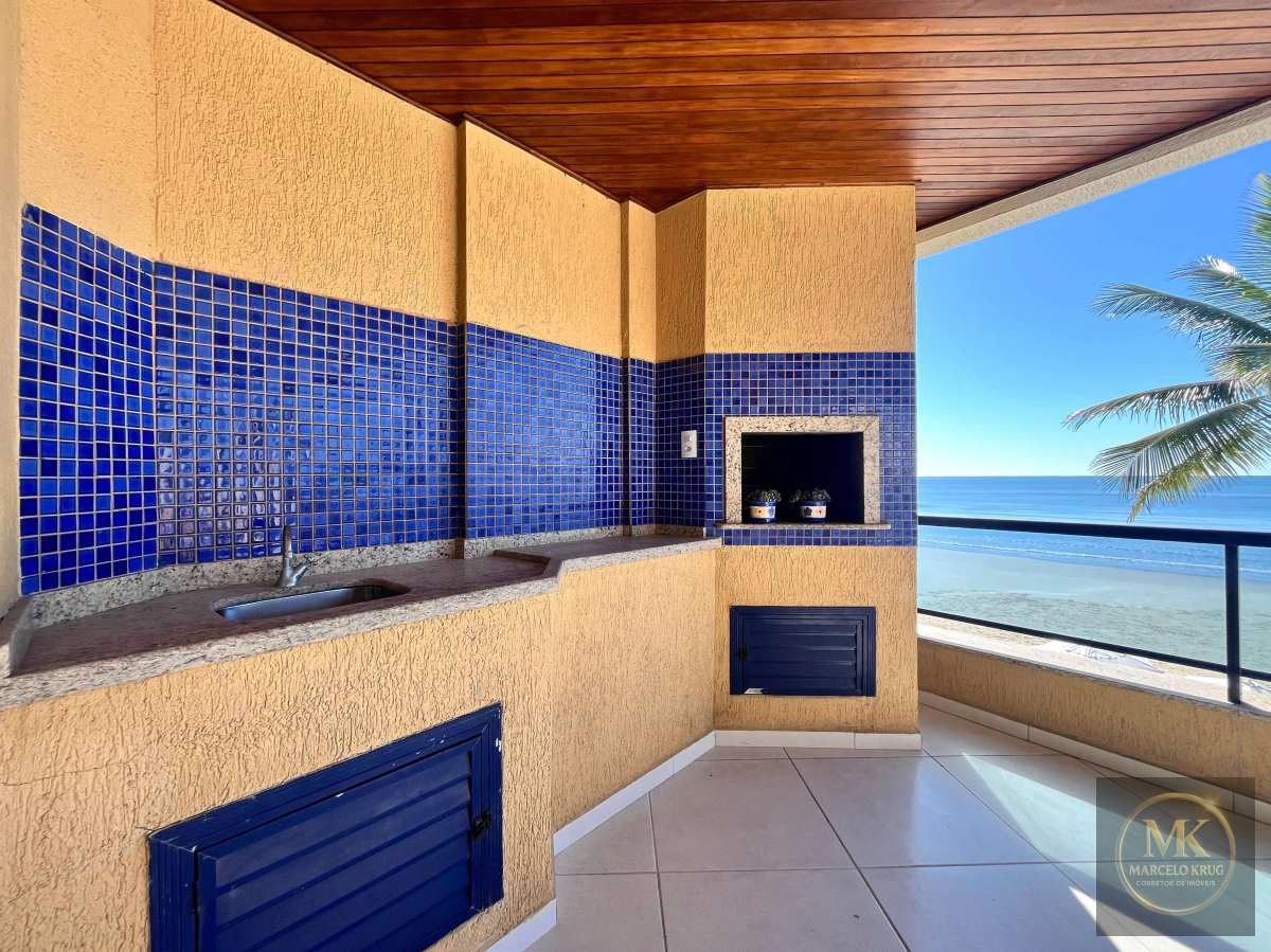 Apartamento Quadra Mar 4 Dormitórios Sendo 2 Suítes + 3 Vagas de Garagem Pé na Areia em Meia Praia de Itapema SC - Marcelo Krug Corretor de Imóveis