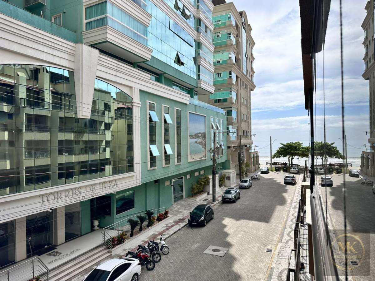 Apartamento Quadra Mar á Venda em Itapema, 3 Dormitórios Sendo 1 suíte + 1 Vaga em Meia Praia de Itapema - Marcelo Krug Corretor de Imóveis