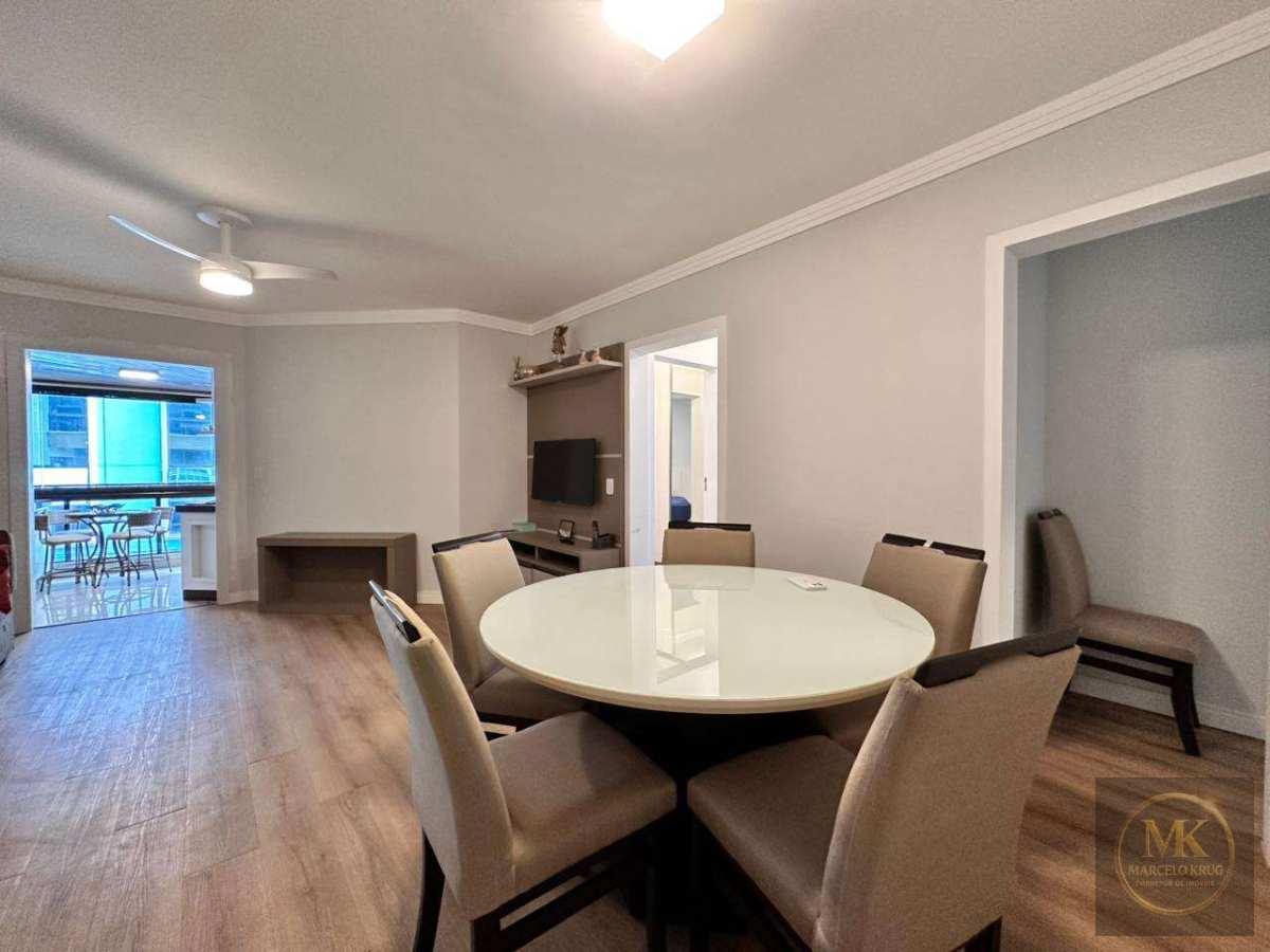 Apartamento Quadra Mar á Venda em Itapema, 3 Dormitórios Sendo 1 suíte + 1 Vaga em Meia Praia de Itapema - Marcelo Krug Corretor de Imóveis