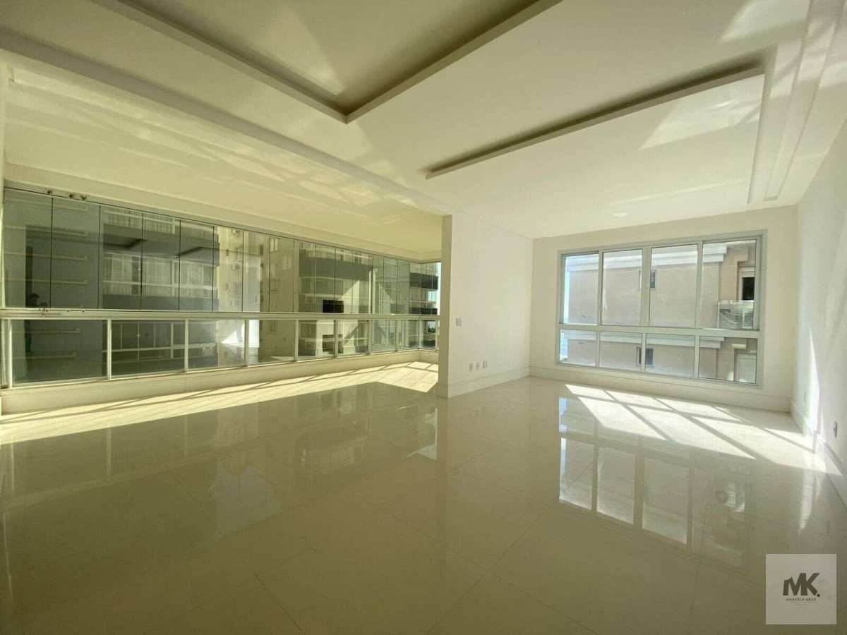 Apartamento Quadra Mar com 4 Suítes Sendo 1 Máster + 2 Vagas de Garagem em Meia Praia Com Vista Mar - Pagamento Facilitado. - Marcelo Krug Corretor de Imóveis