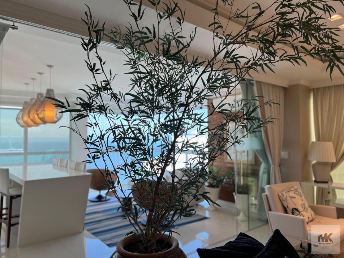 APTO VISTA MAR Á 200 METROS DA PRAIA COM 4 SUÍTES + DEPENDENCIA DE EMPREGADA FINAMENTE MOBILIADO EM ITAPEMA MEIA PRAIA - Marcelo Krug Corretor de Imóveis