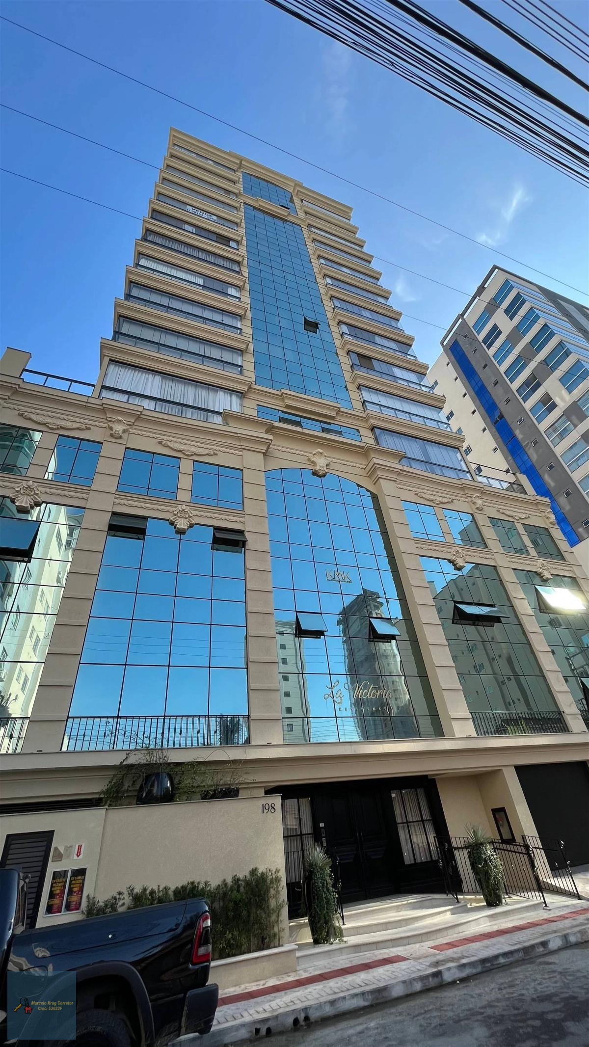 Belíssimo Apartamento com 4 Lindas Suítes com 3 Vagas de Garagem Lazer Completo na Meia Praia de Itapema. - Marcelo Krug Corretor de Imóveis