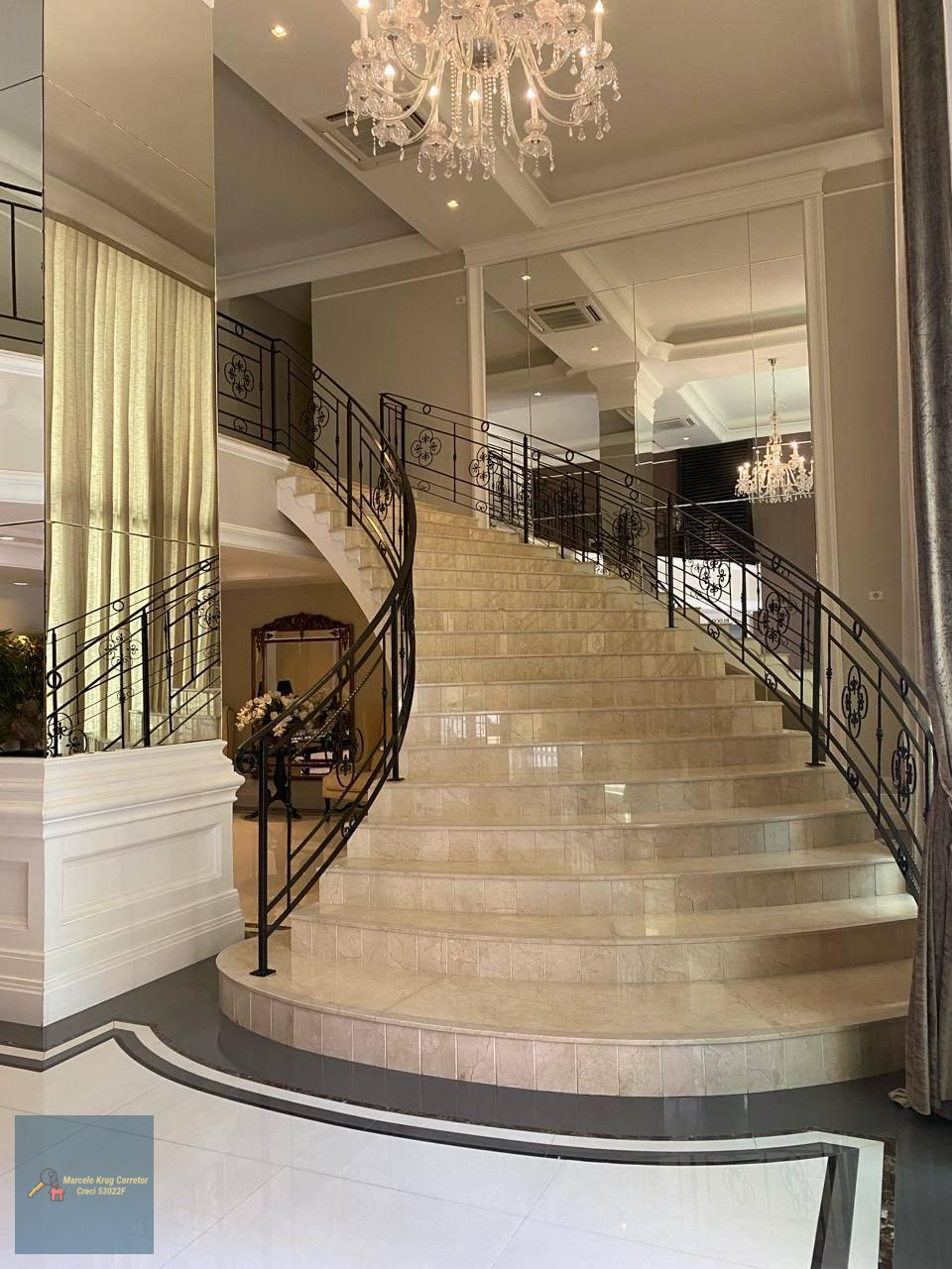 Belíssimo Apartamento de 4 Suítes com 3 Vagas de Garagem, Lazer Completo Próximo ao Mar no Centro de Itapema SC - Marcelo Krug Corretor de Imóveis