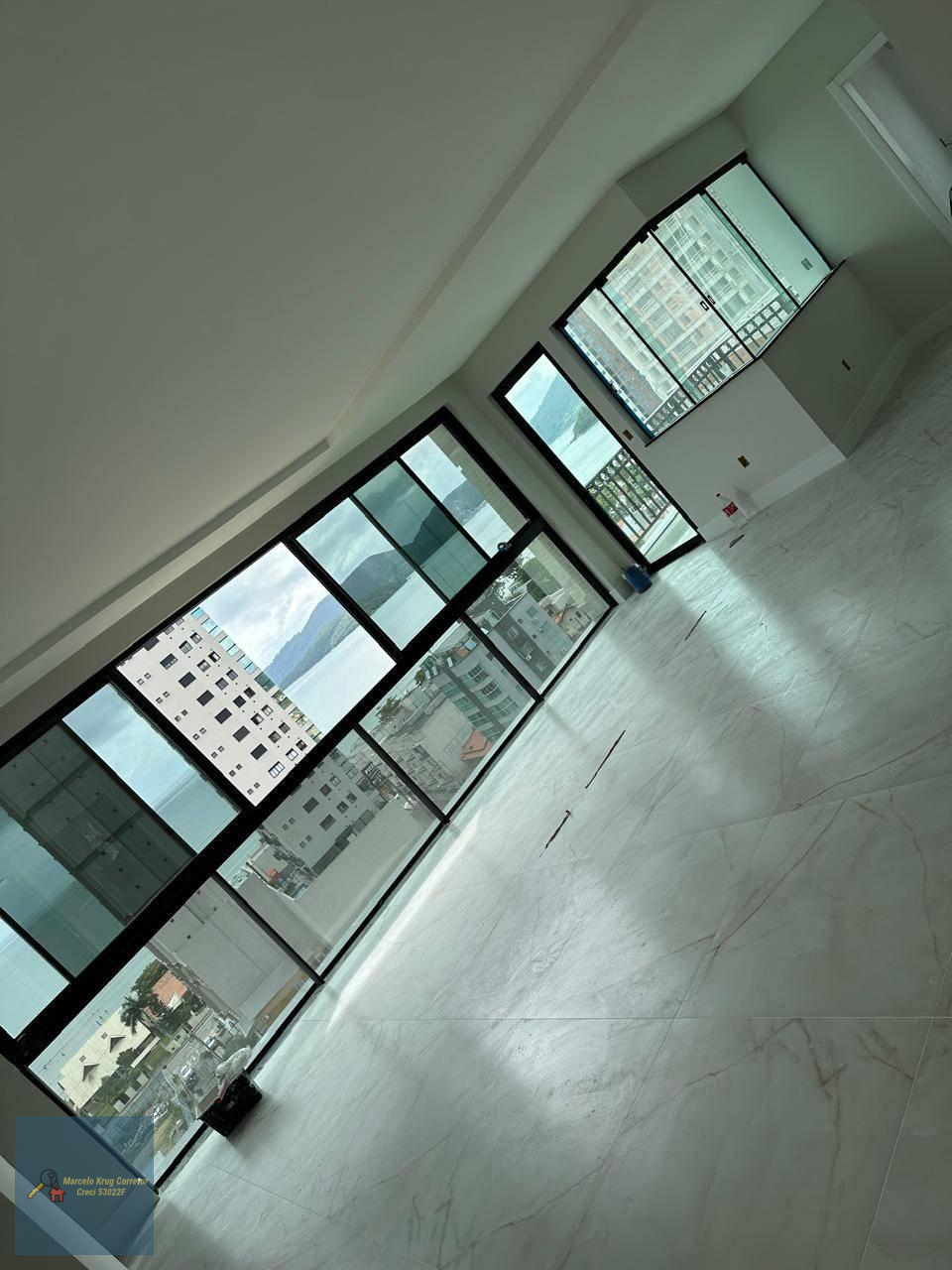 Belo Apartamento com 3 Suítes + 2 Vagas de Garagem,  100 Metros do Mar - De R$ 1.850.000,00  Por R$ 1.500.000,00 - Marcelo Krug Corretor de Imóveis