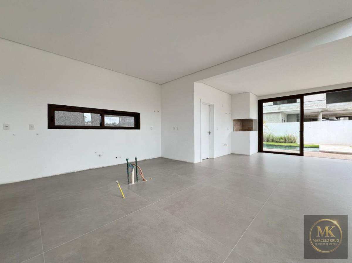 Casa á Venda de Alto Padrão em Porto Belo 3 Suítes com 300.00 m2 Privativos Pagamento Direto Proprietário Porto Belo Sc - Marcelo Krug Corretor de Imóveis