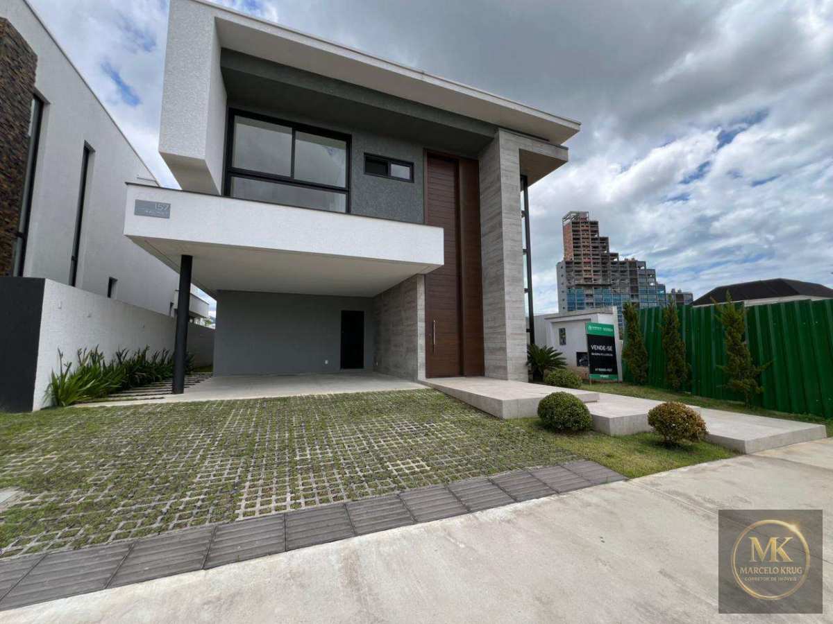 Casa á Venda de Alto Padrão em Porto Belo 3 Suítes com 300.00 m2 Privativos Pagamento Direto Proprietário Porto Belo Sc