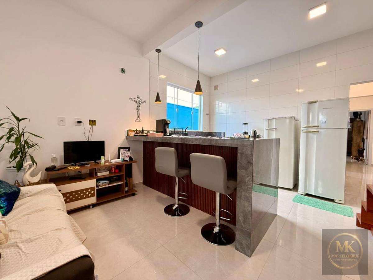 Casa à Venda, 2 Dormitórios Sendo 1 suíte 72.78m2 Privativos no Bairro Morretes em Itapema SC - Marcelo Krug Corretor de Imóveis