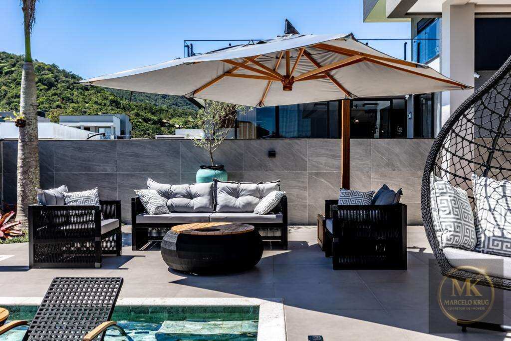 Casa Alto Padrão Condomínio Fechado 2 Suítes + 2 Demi Suítes  Sendo 1 Suíte Máster Pagamento Facilitado Direto Camboriú SC - Marcelo Krug Corretor de Imóveis