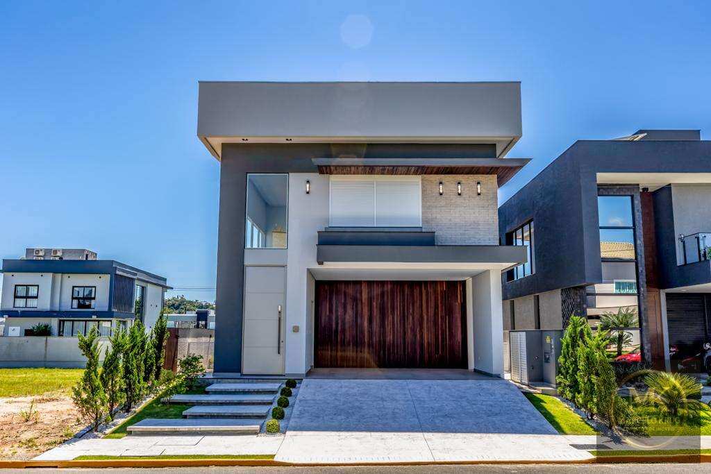 Casa Alto Padrão Condomínio Fechado 2 Suítes + 2 Demi Suítes  Sendo 1 Suíte Máster Pagamento Facilitado Direto Camboriú SC - Marcelo Krug Corretor de Imóveis