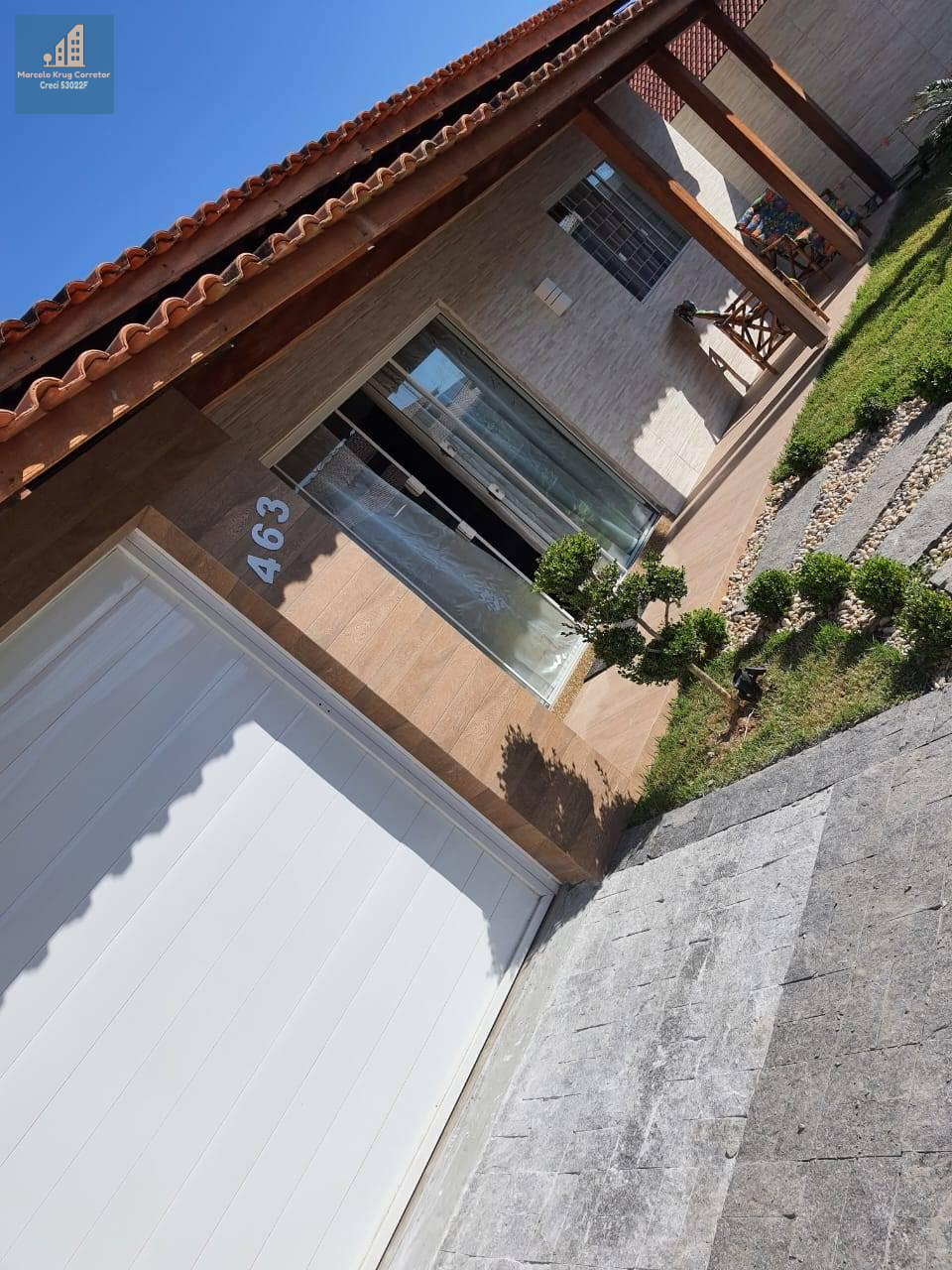 Casa a Venda com 2 Dormitórios 132.00m² Privativos com Pátio Enorme com Piscina em Tijucas, Centro - Marcelo Krug Corretor de Imóveis