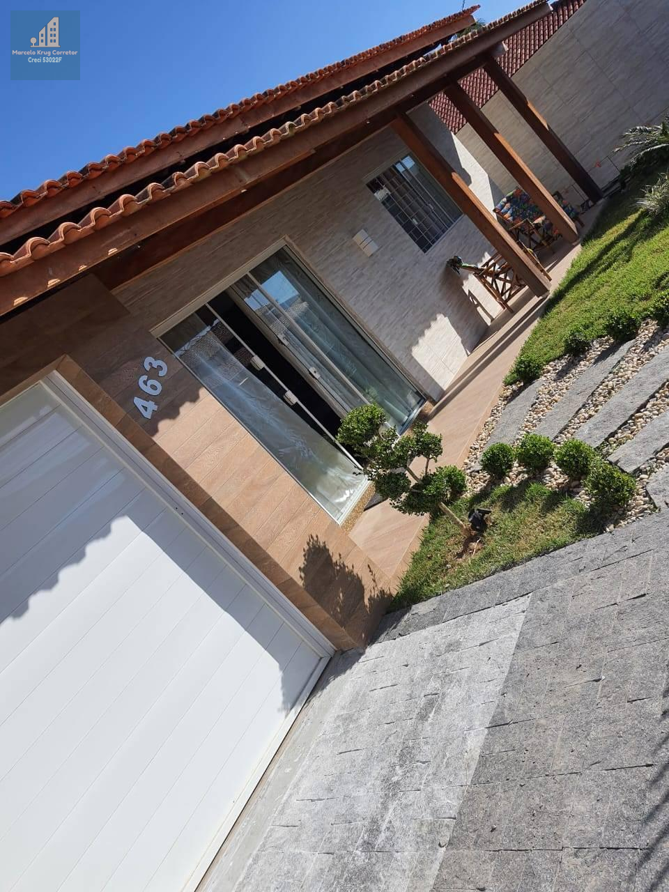 Casa a Venda com 2 Dormitórios 132.00m² Privativos com Pátio Enorme com Piscina em Tijucas, Centro - Marcelo Krug Corretor de Imóveis